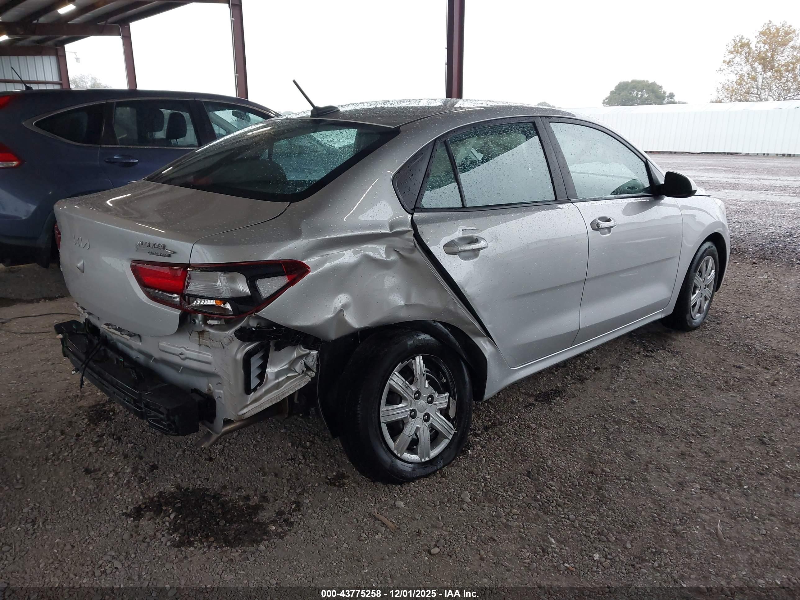 KIA RIO image 4