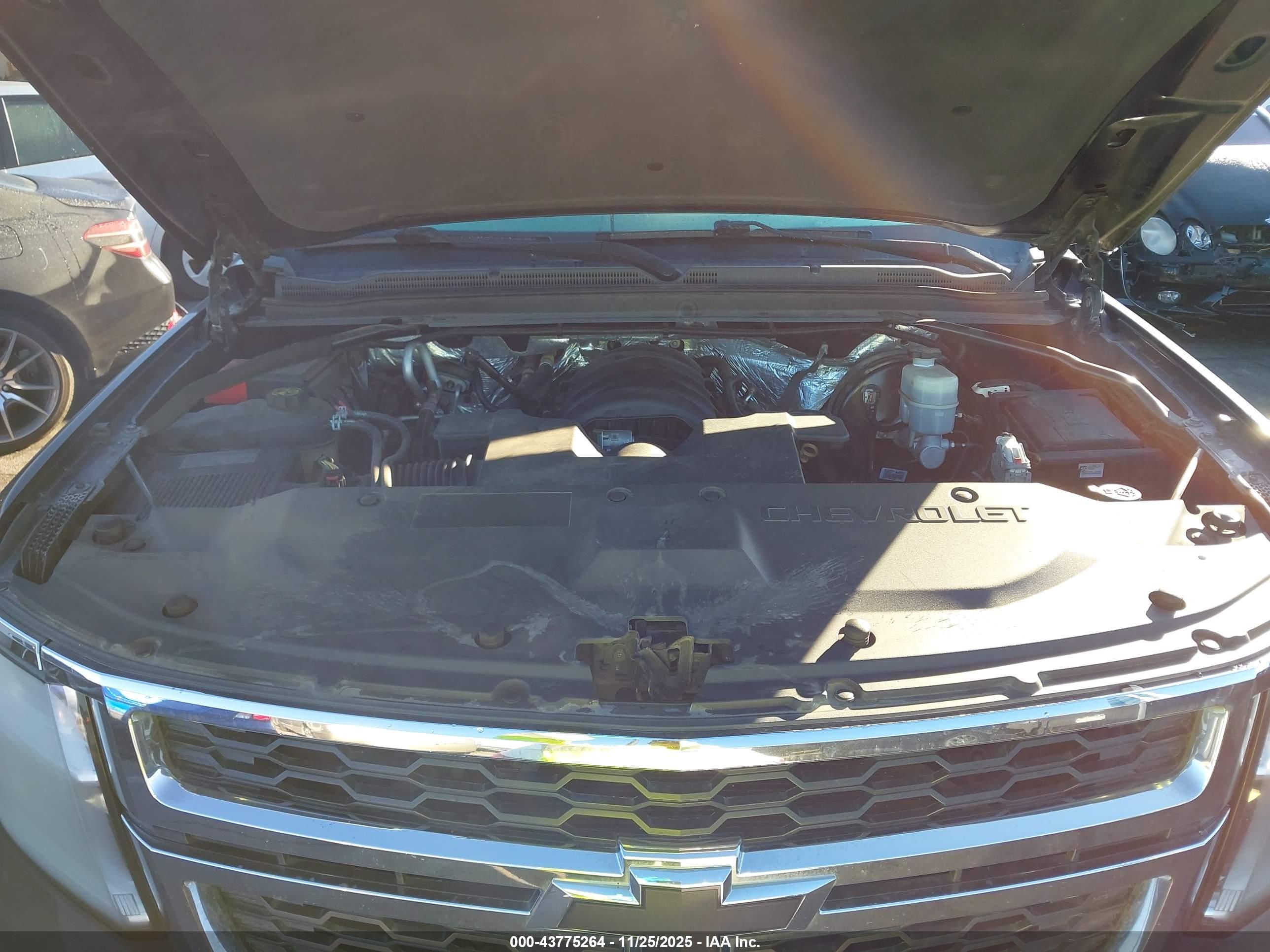 CHEVROLET TAHOE image 10