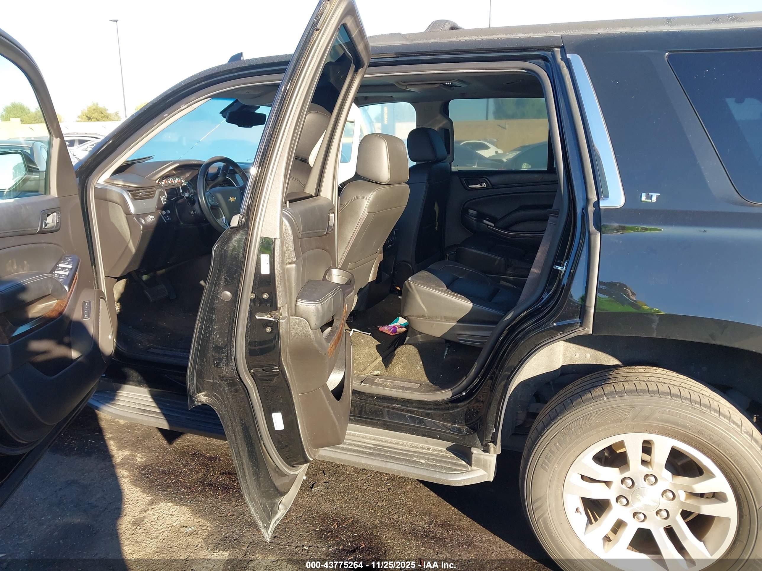 CHEVROLET TAHOE image 8