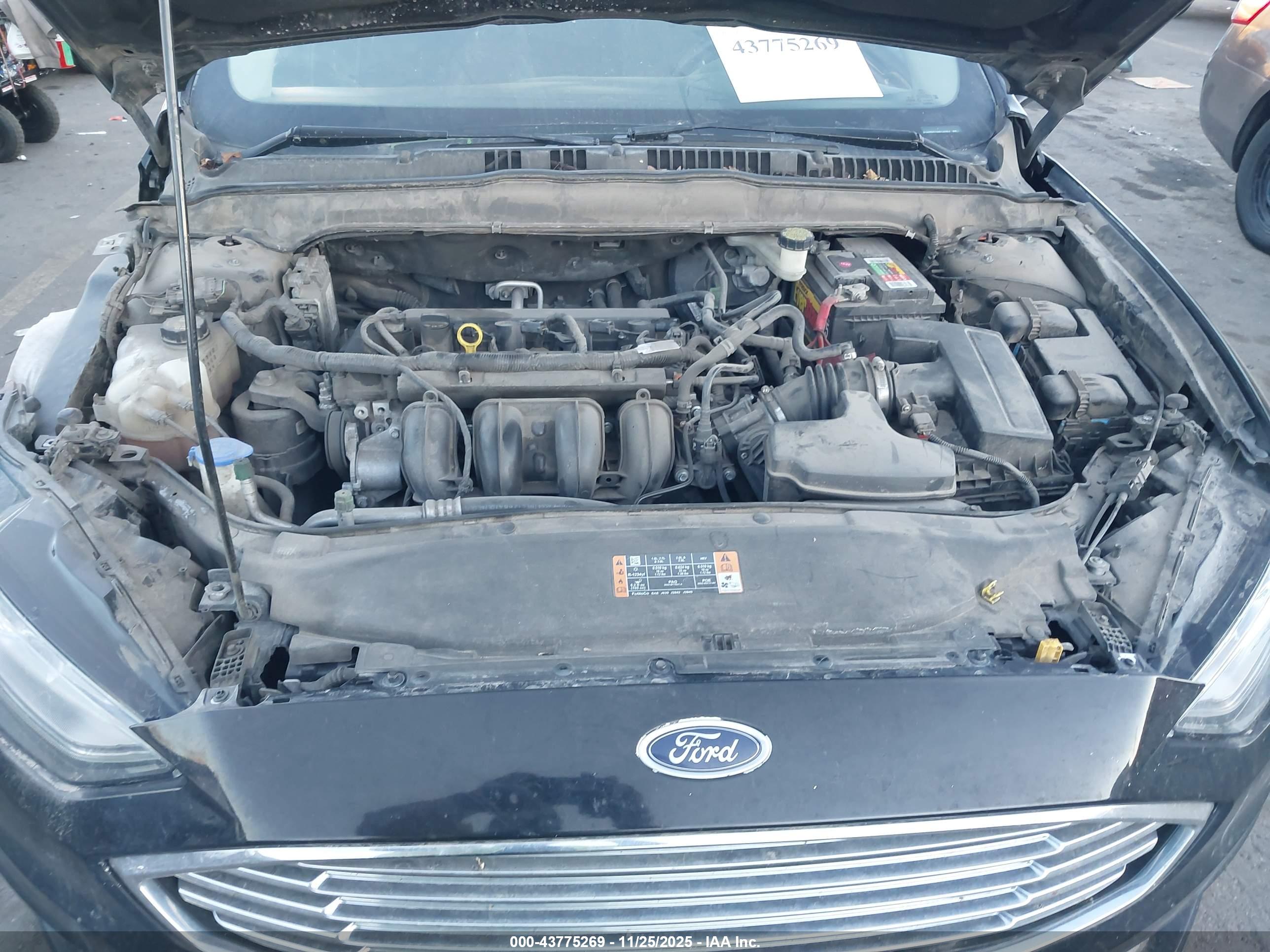 FORD FUSION image 10