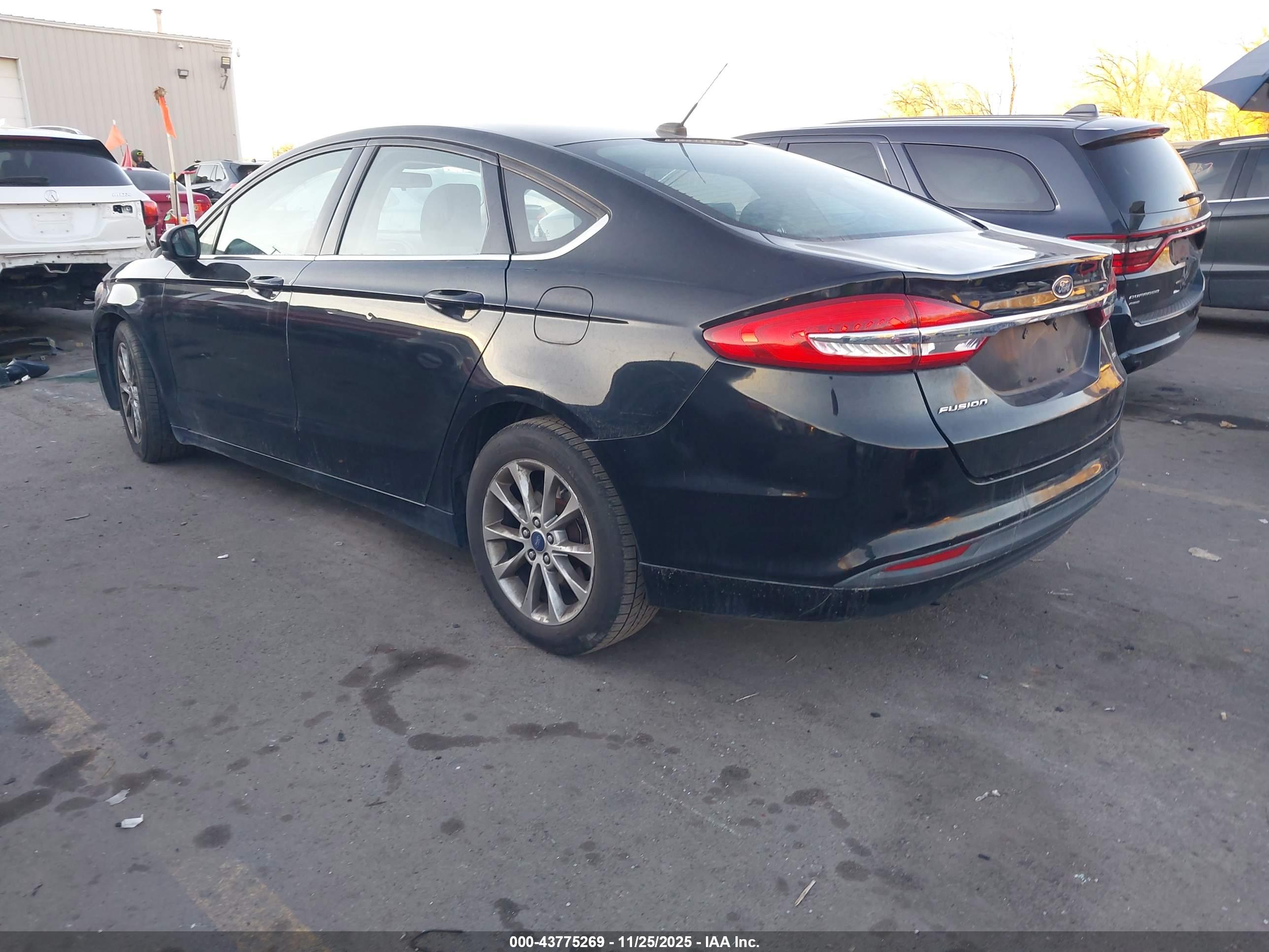 FORD FUSION image 3