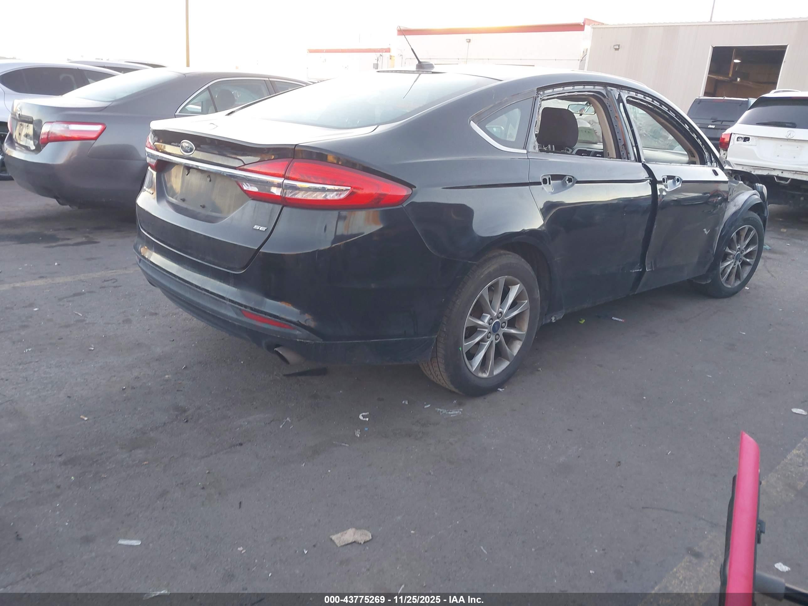FORD FUSION image 4