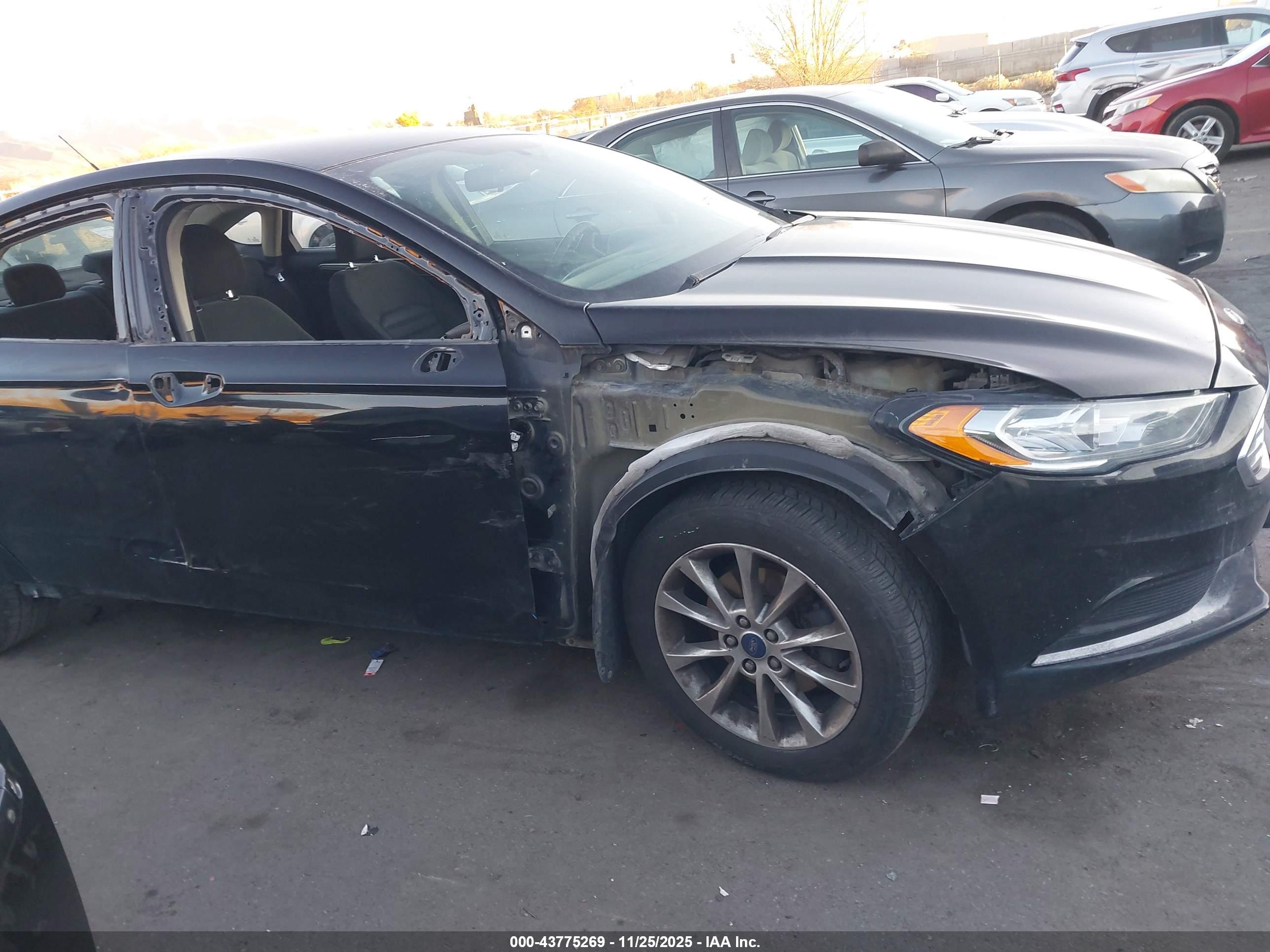 FORD FUSION image 6