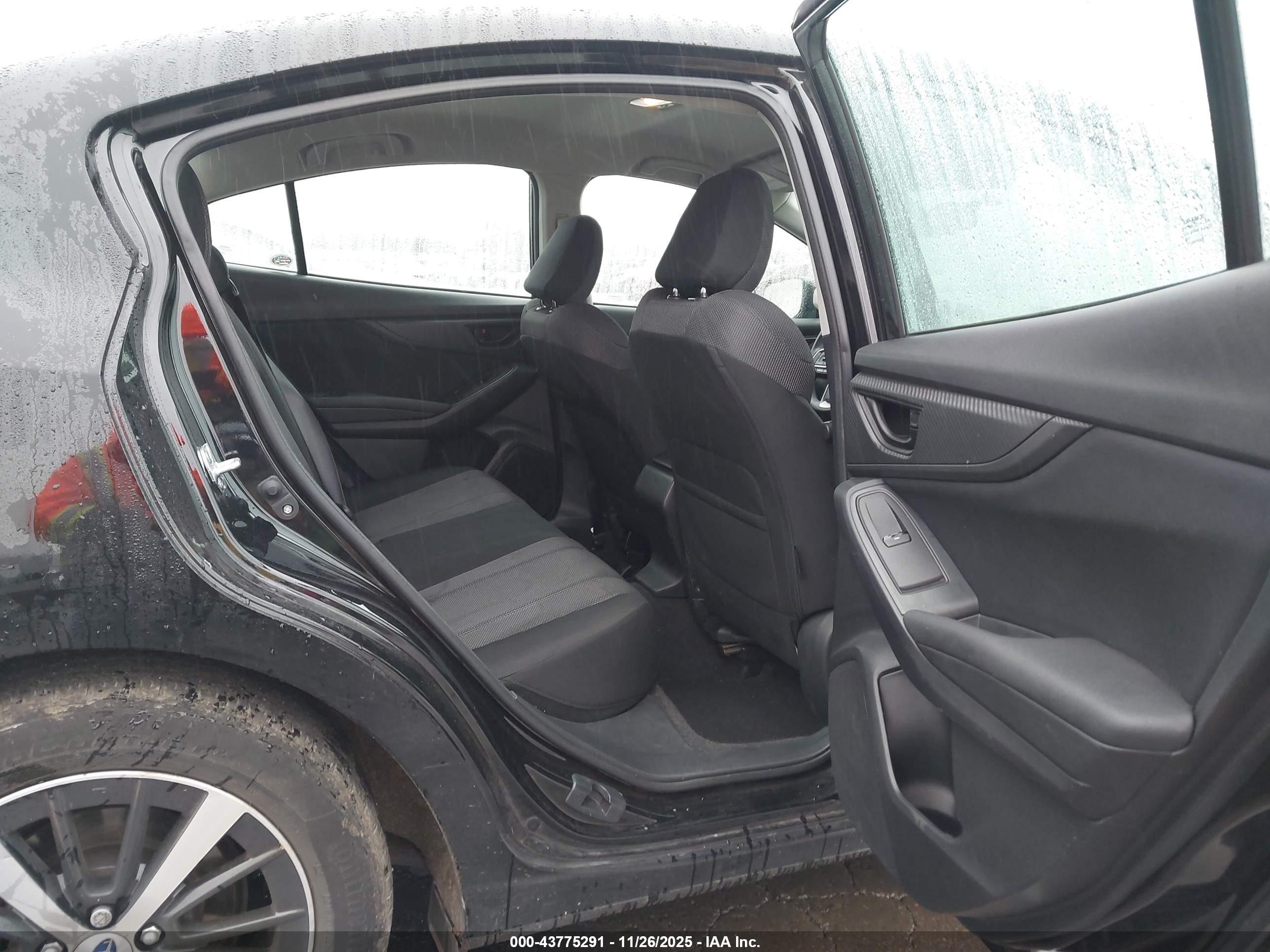 SUBARU IMPREZA image 8