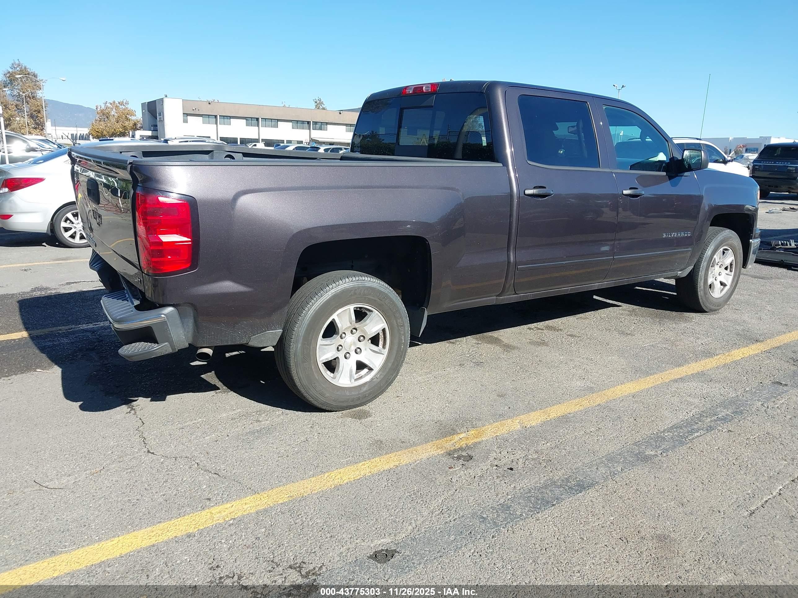 CHEVROLET SILVERADO image 4