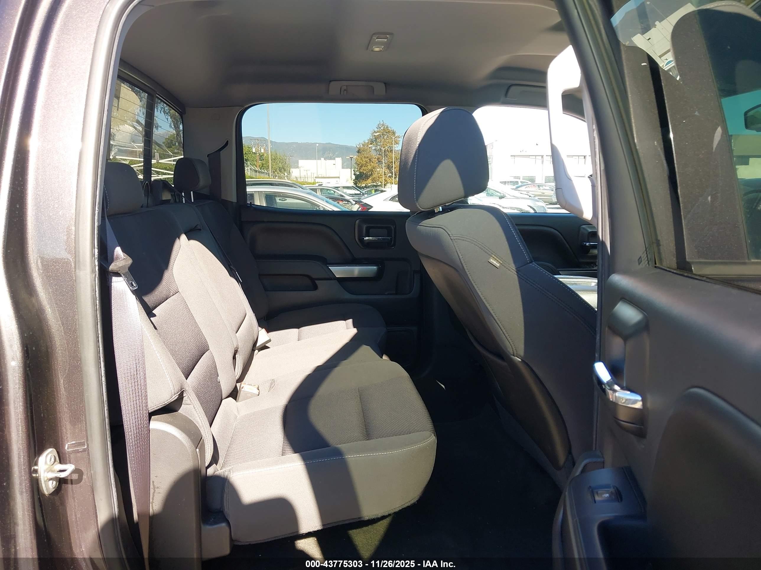 CHEVROLET SILVERADO image 8