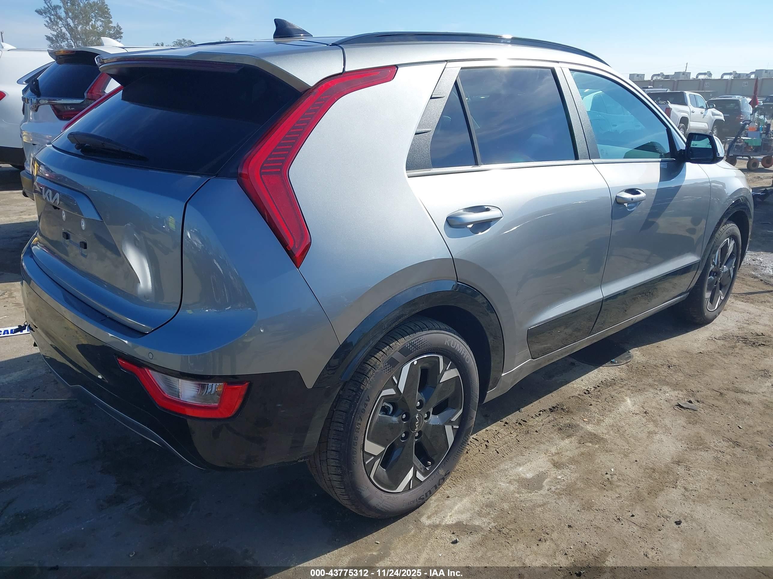 KIA NIRO image 4
