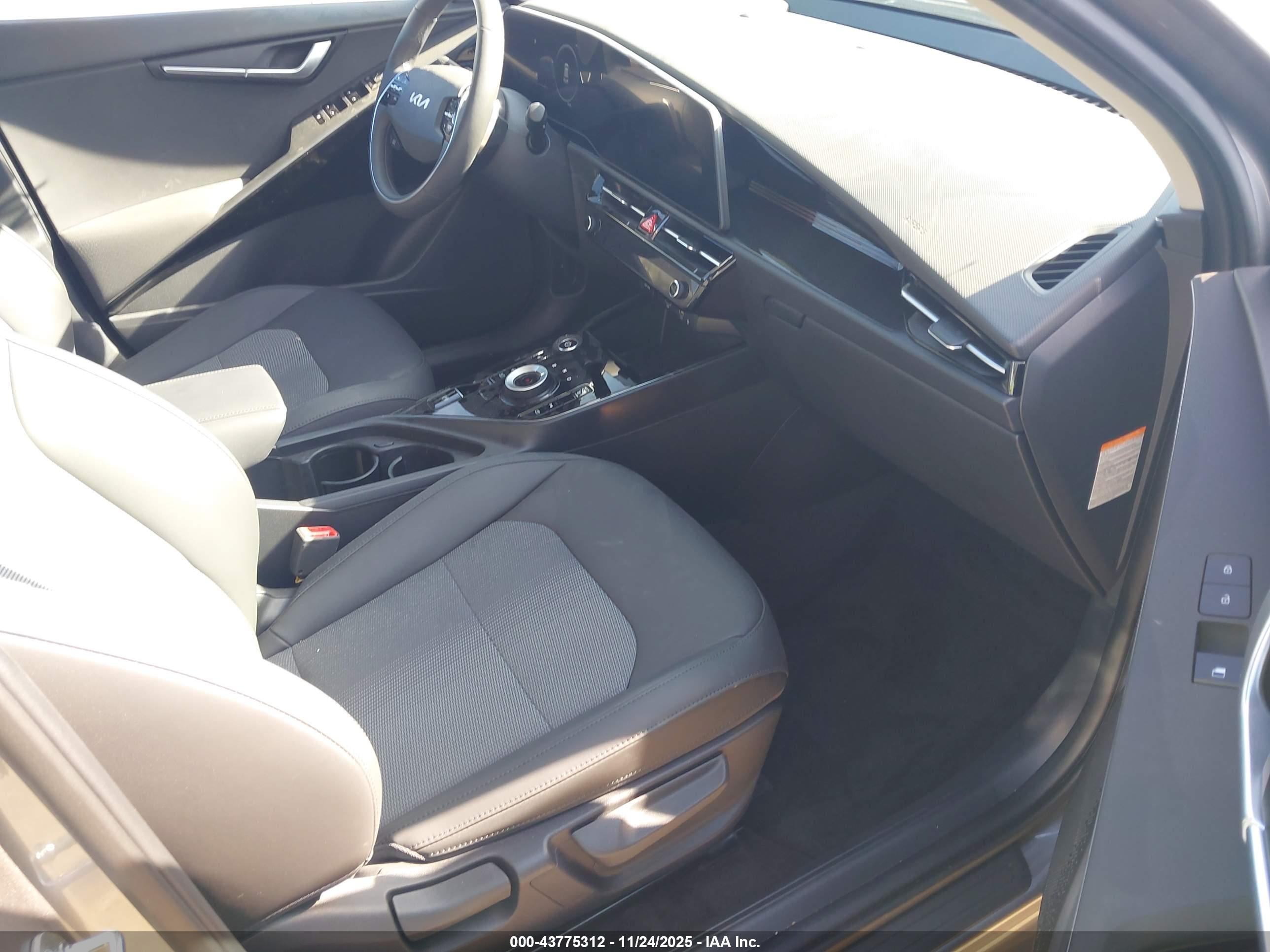 KIA NIRO image 5