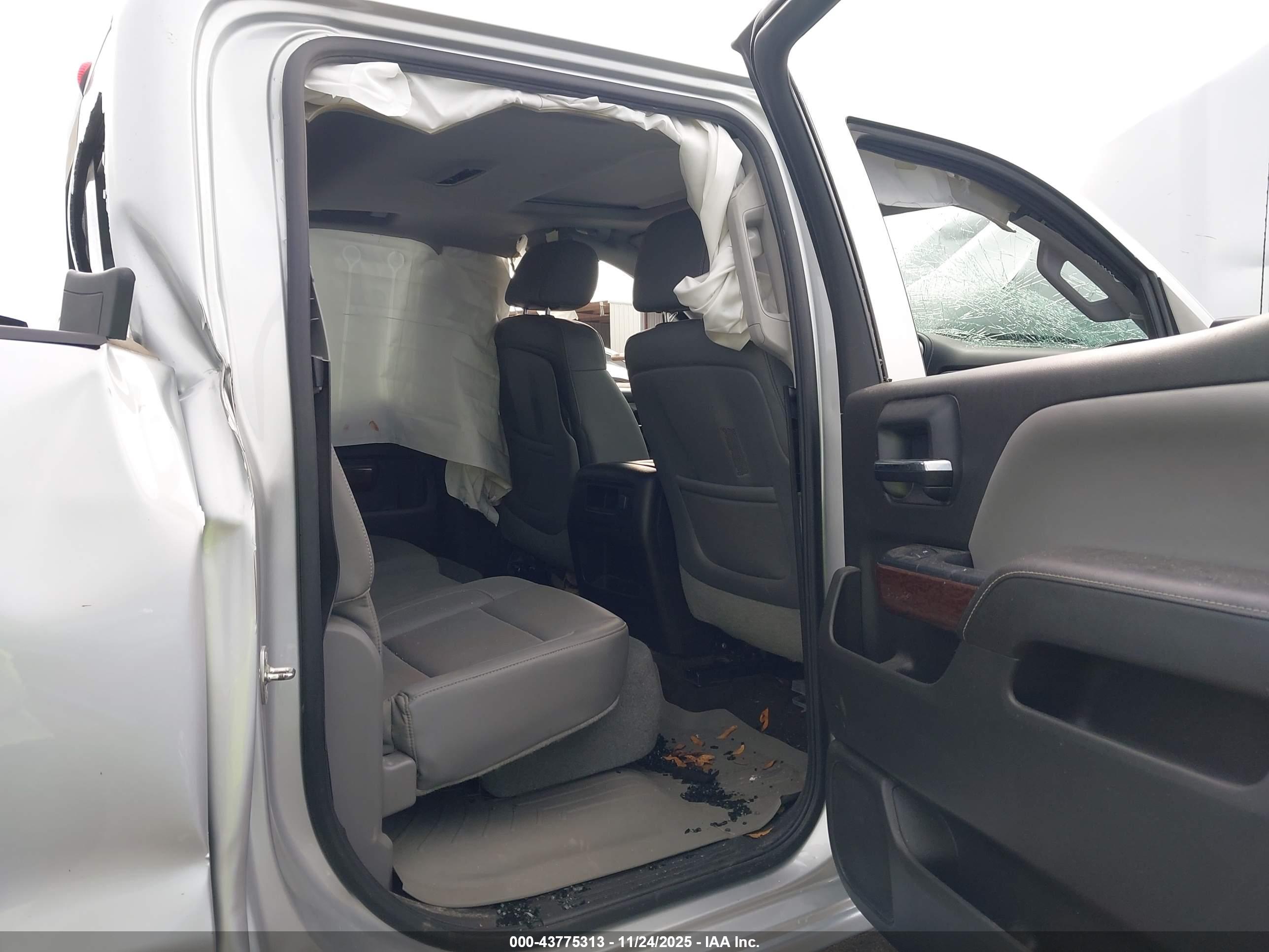 GMC SIERRA image 8