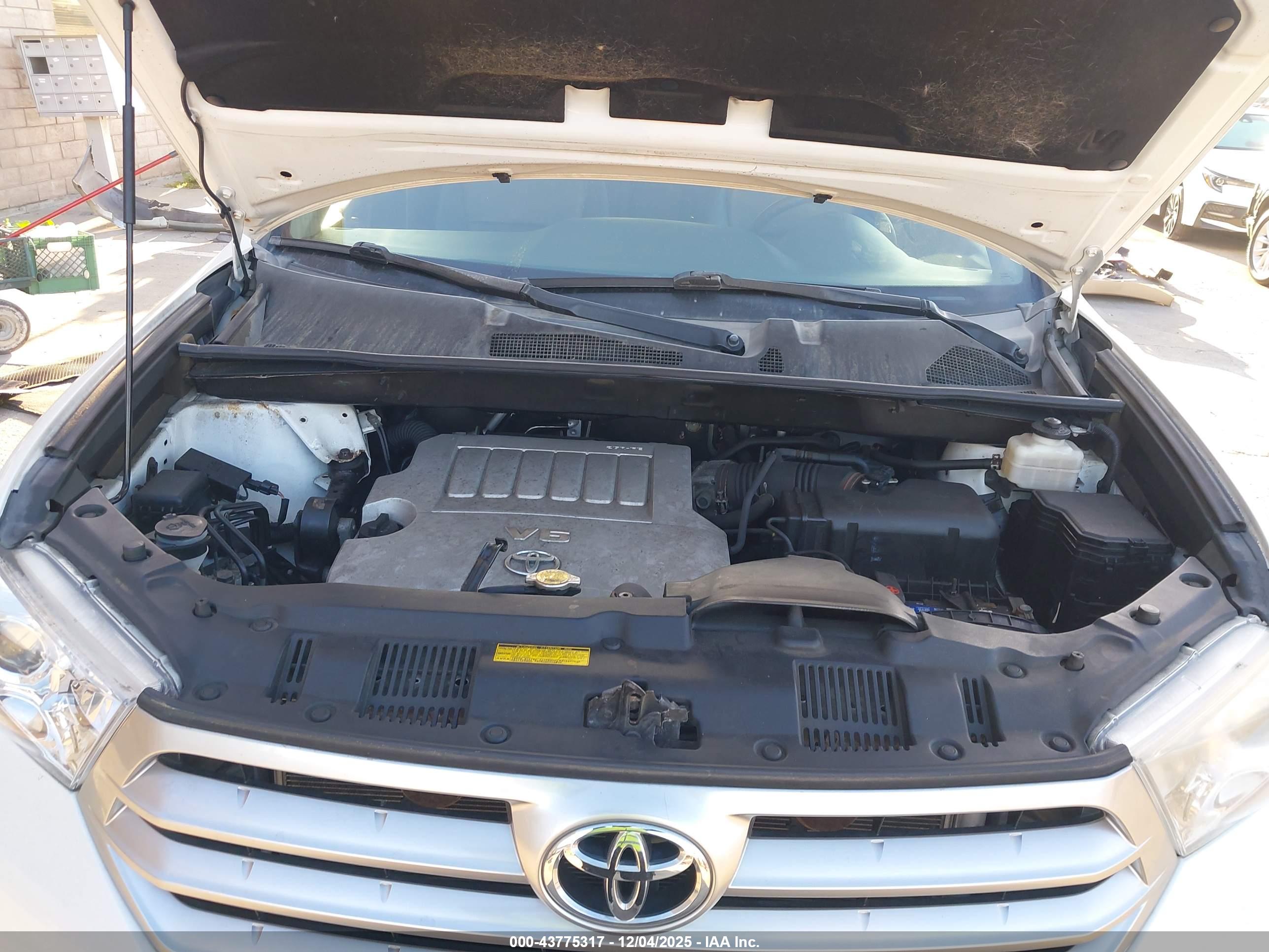 TOYOTA HIGHLANDER image 10