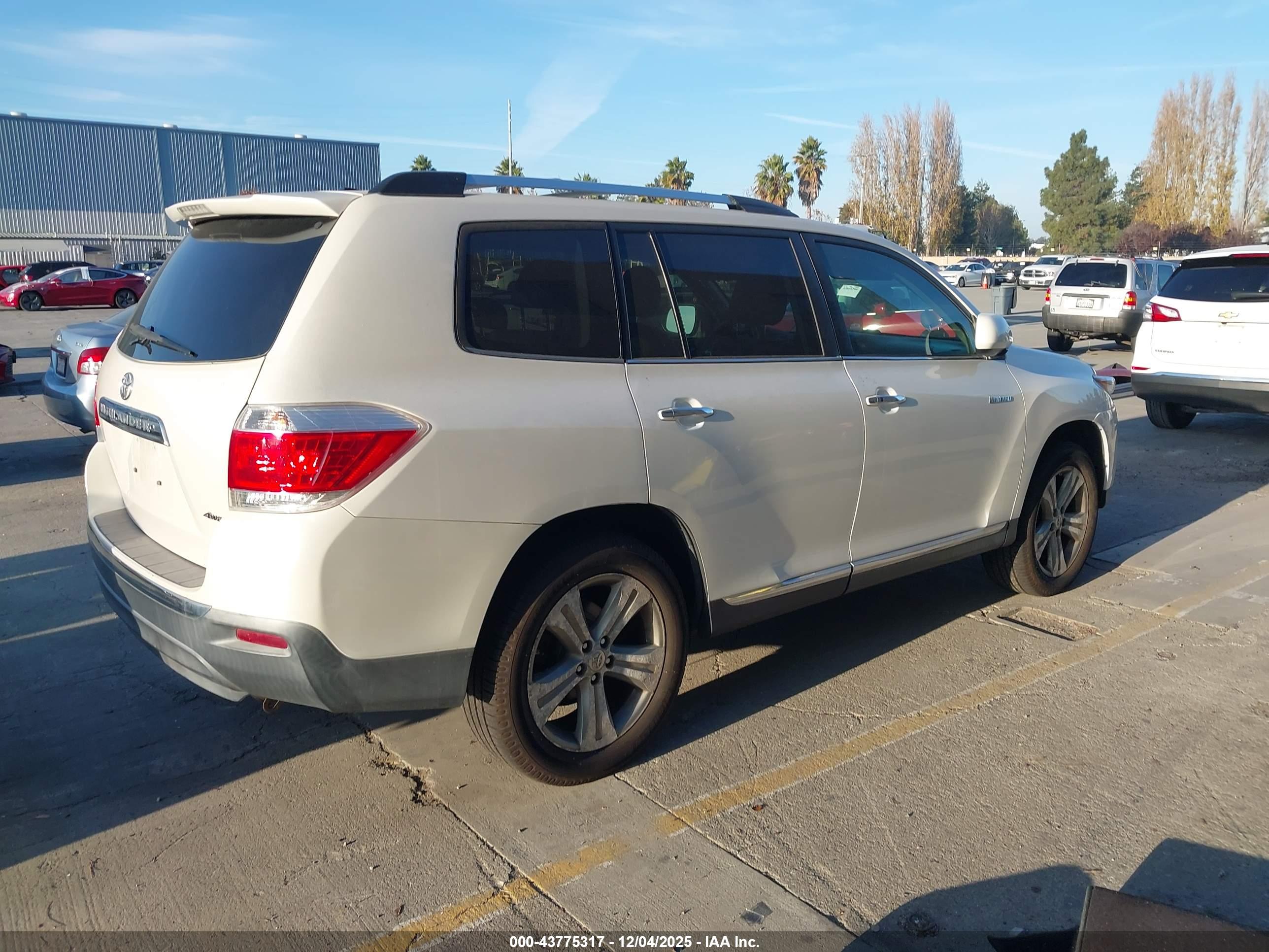 TOYOTA HIGHLANDER image 4