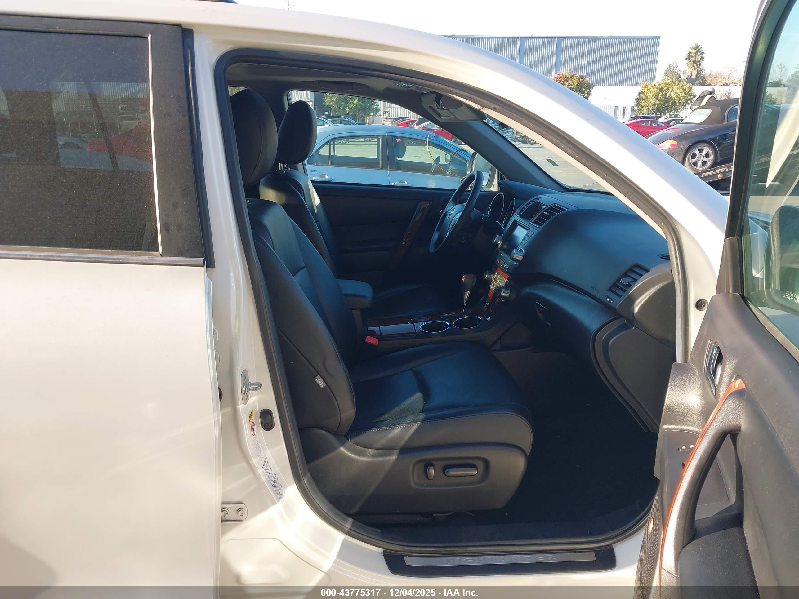 TOYOTA HIGHLANDER image 5