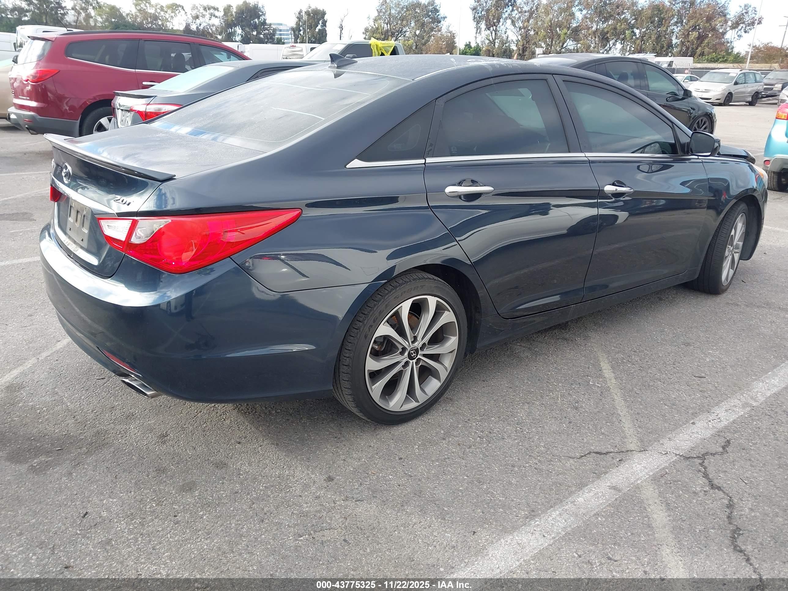 HYUNDAI SONATA image 4