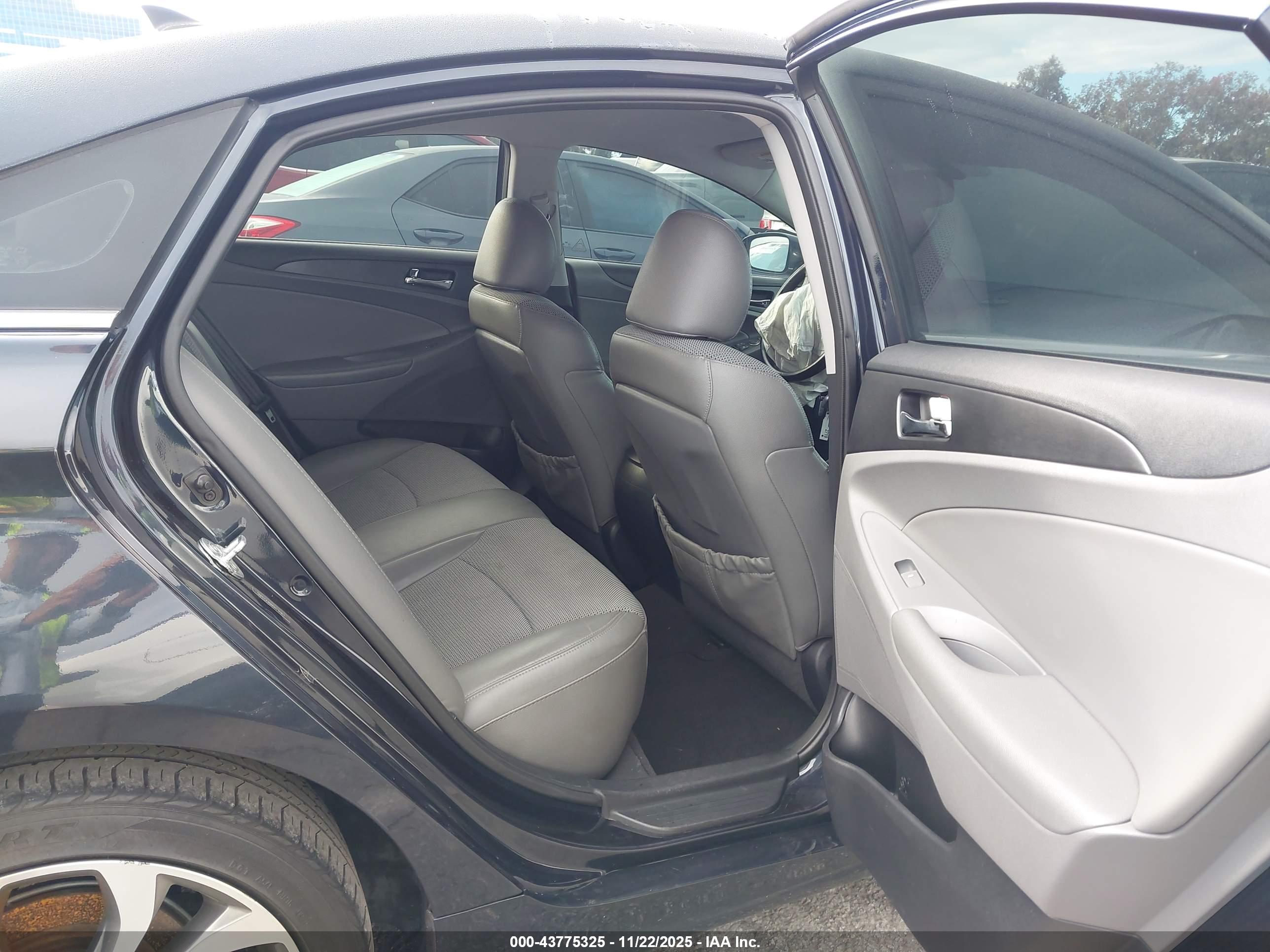 HYUNDAI SONATA image 8
