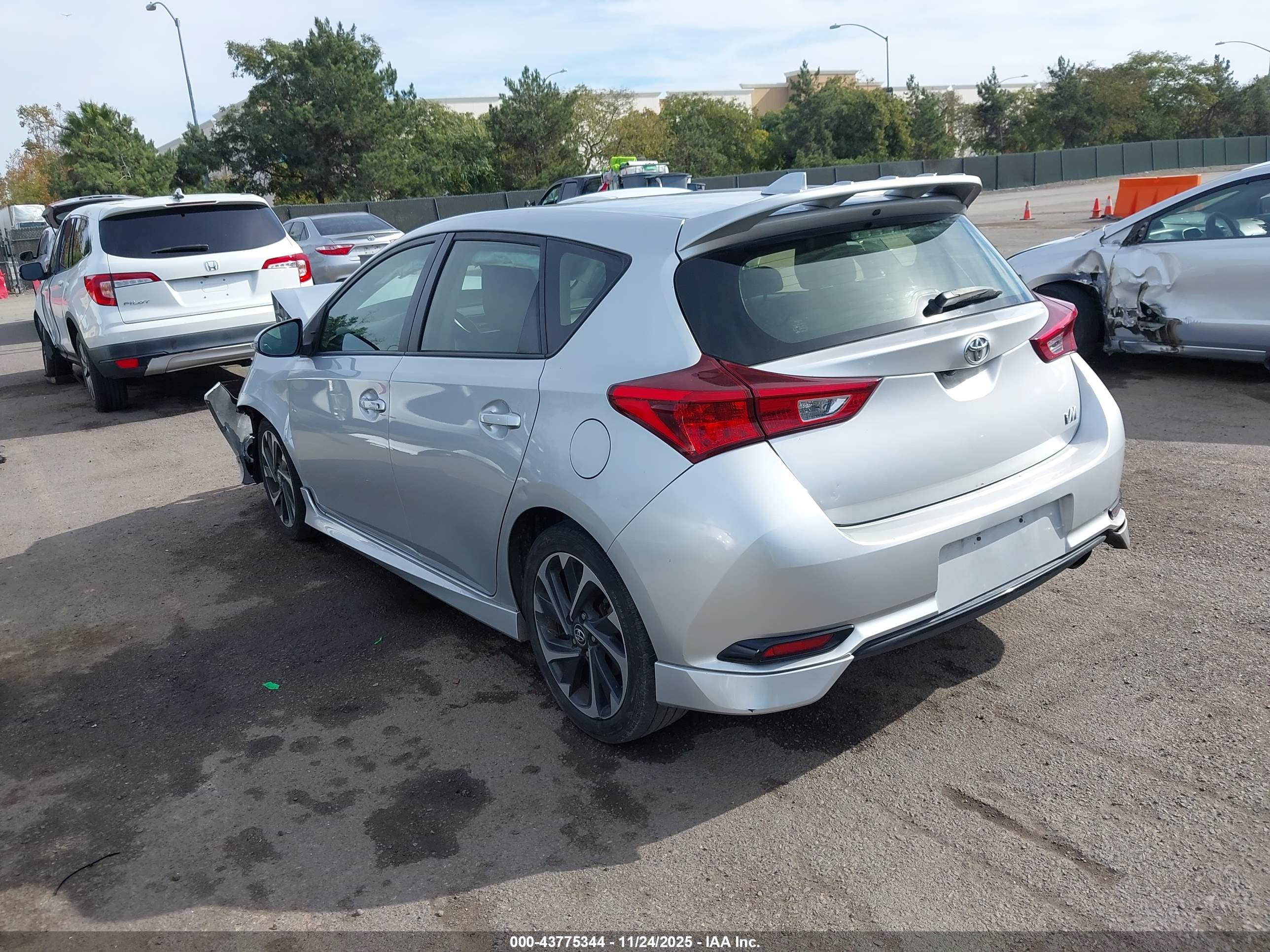 TOYOTA COROLLA image 3