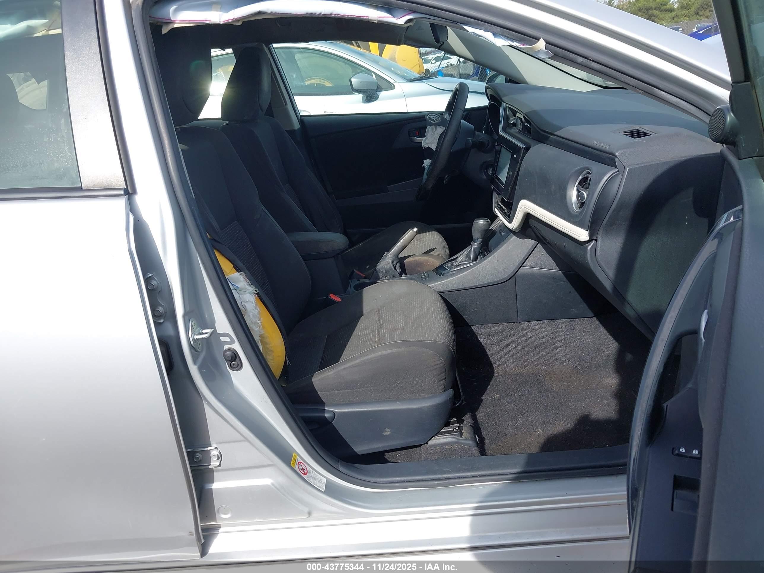 TOYOTA COROLLA image 5