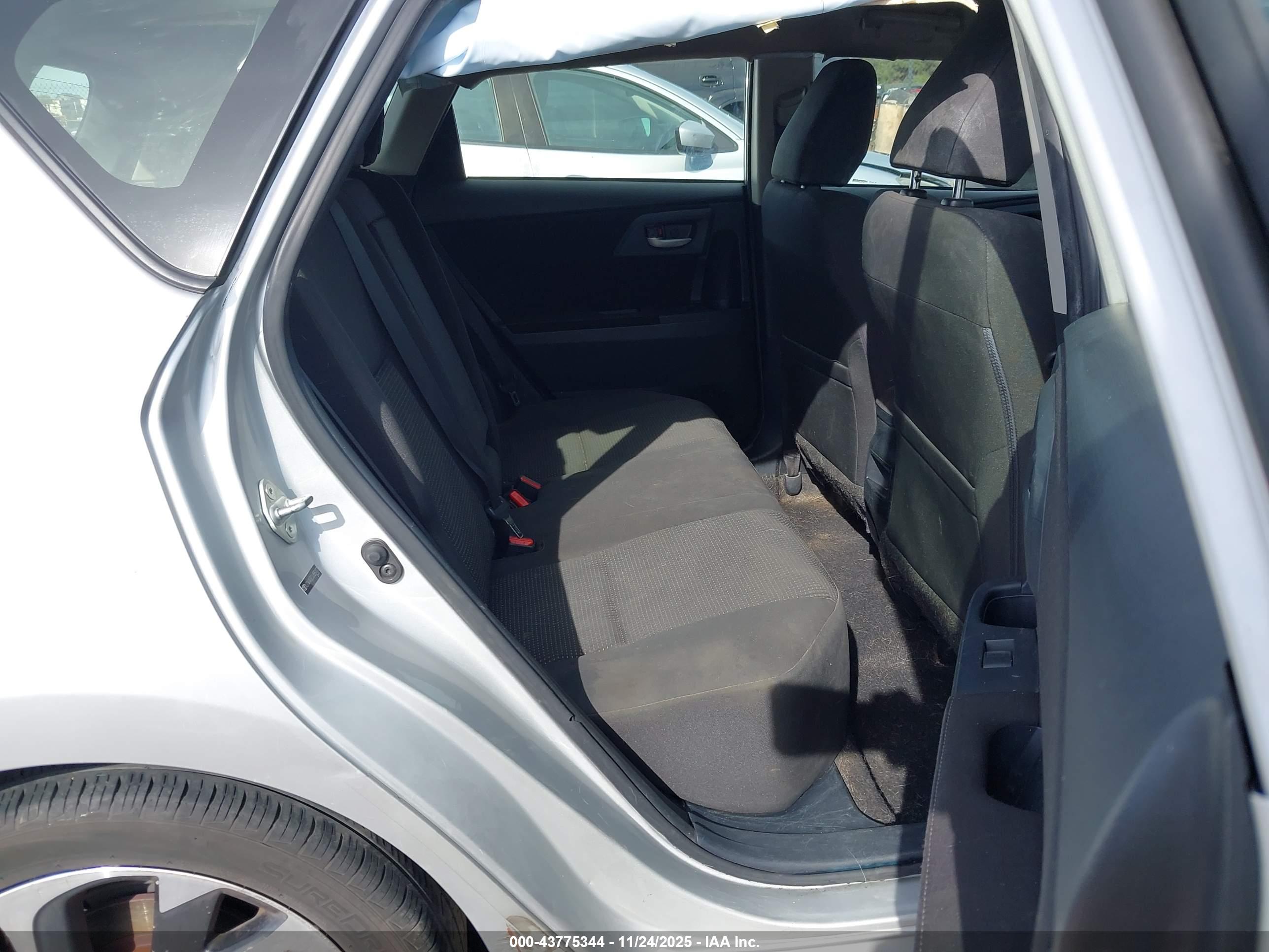 TOYOTA COROLLA image 8