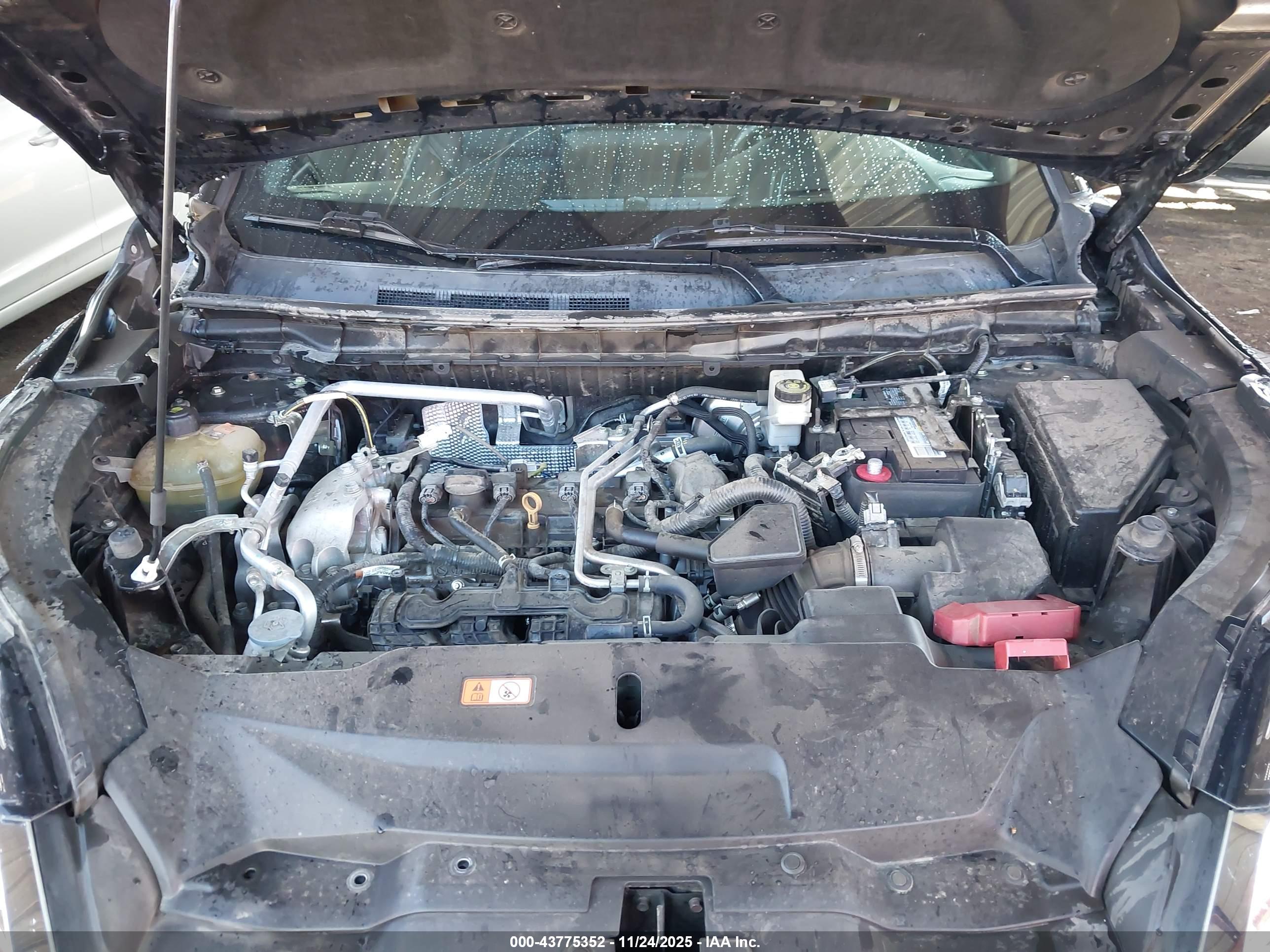 MITSUBISHI OUTLANDER image 10
