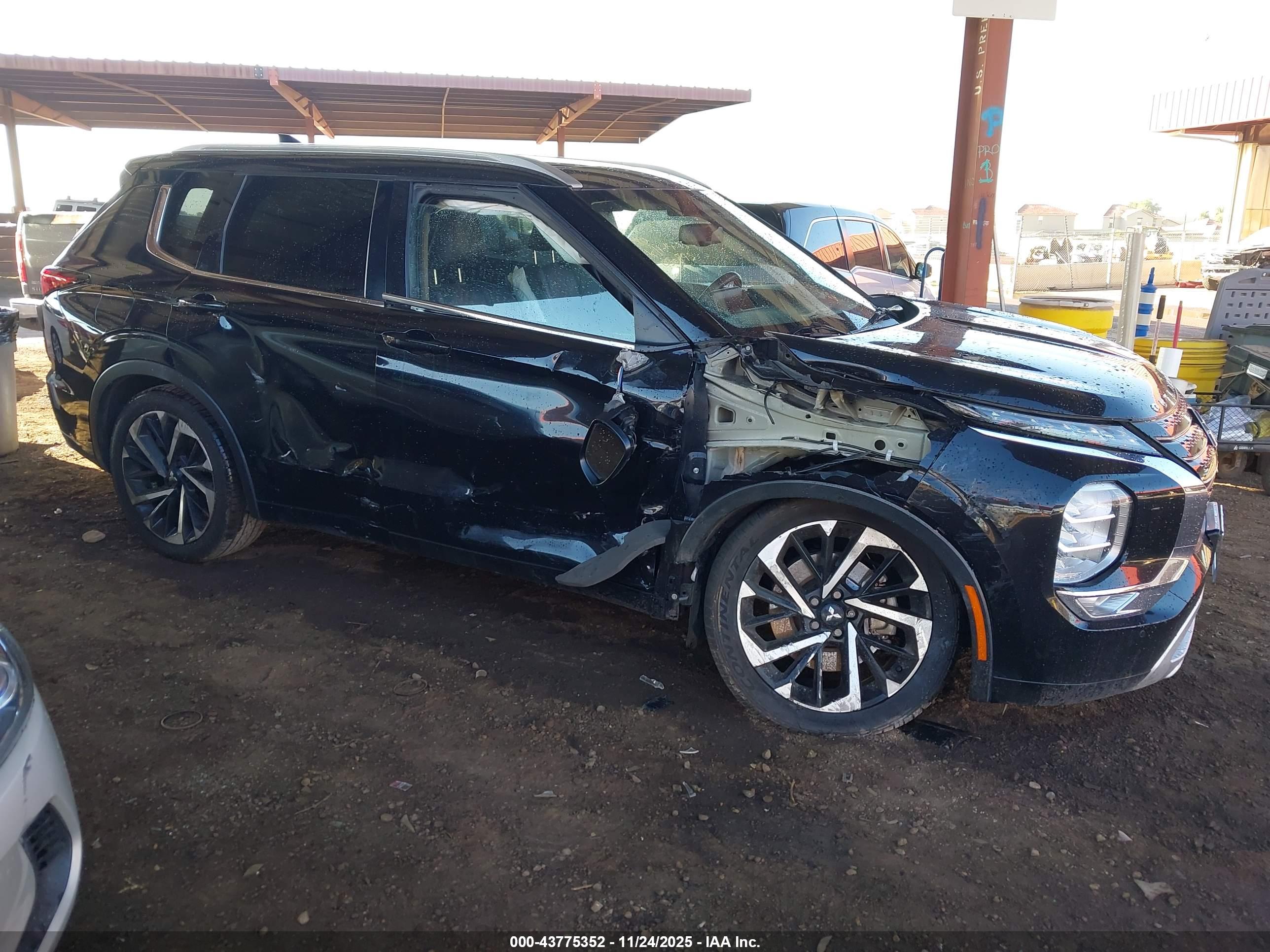 MITSUBISHI OUTLANDER image 6