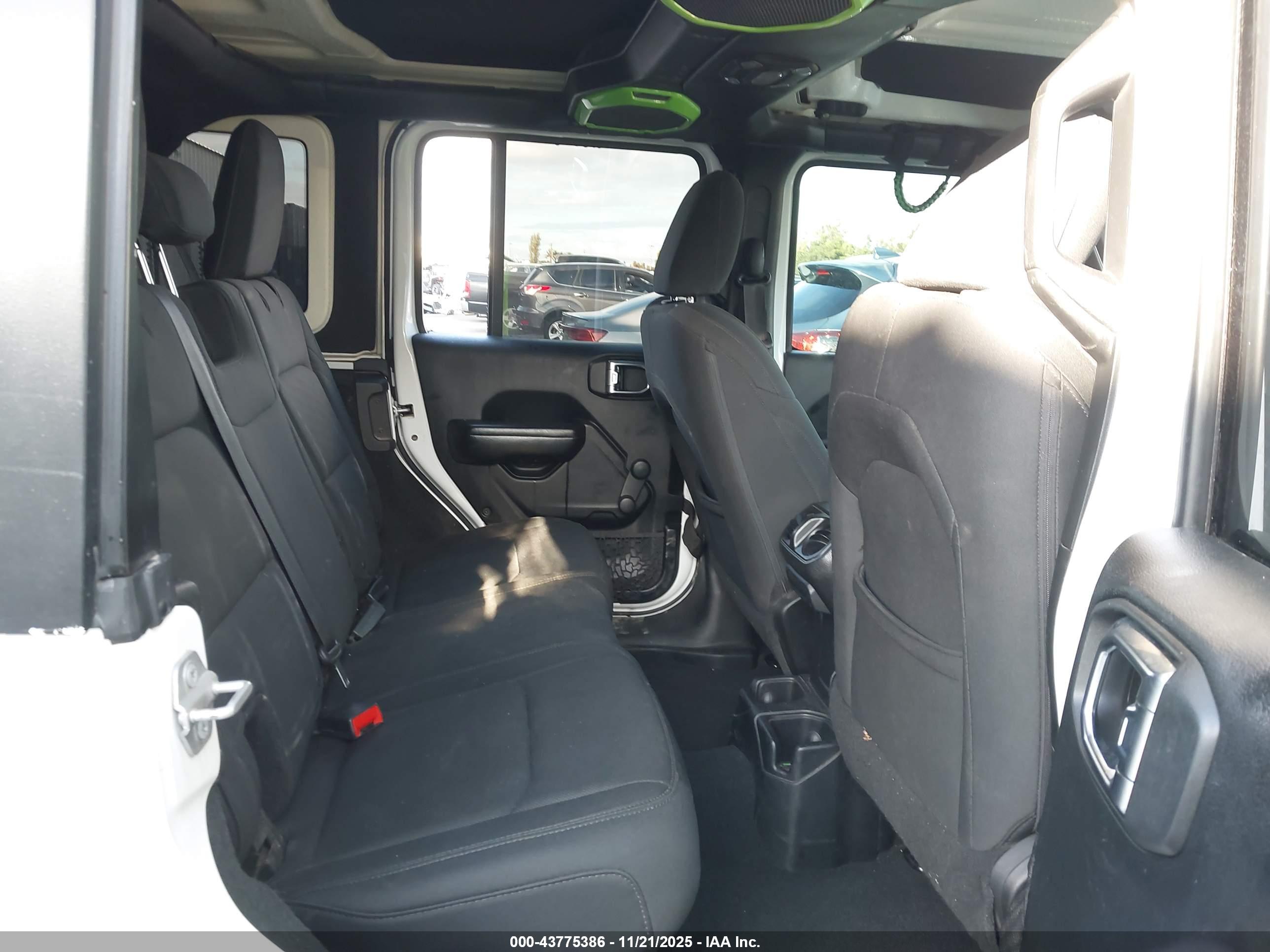 JEEP WRANGLER image 8