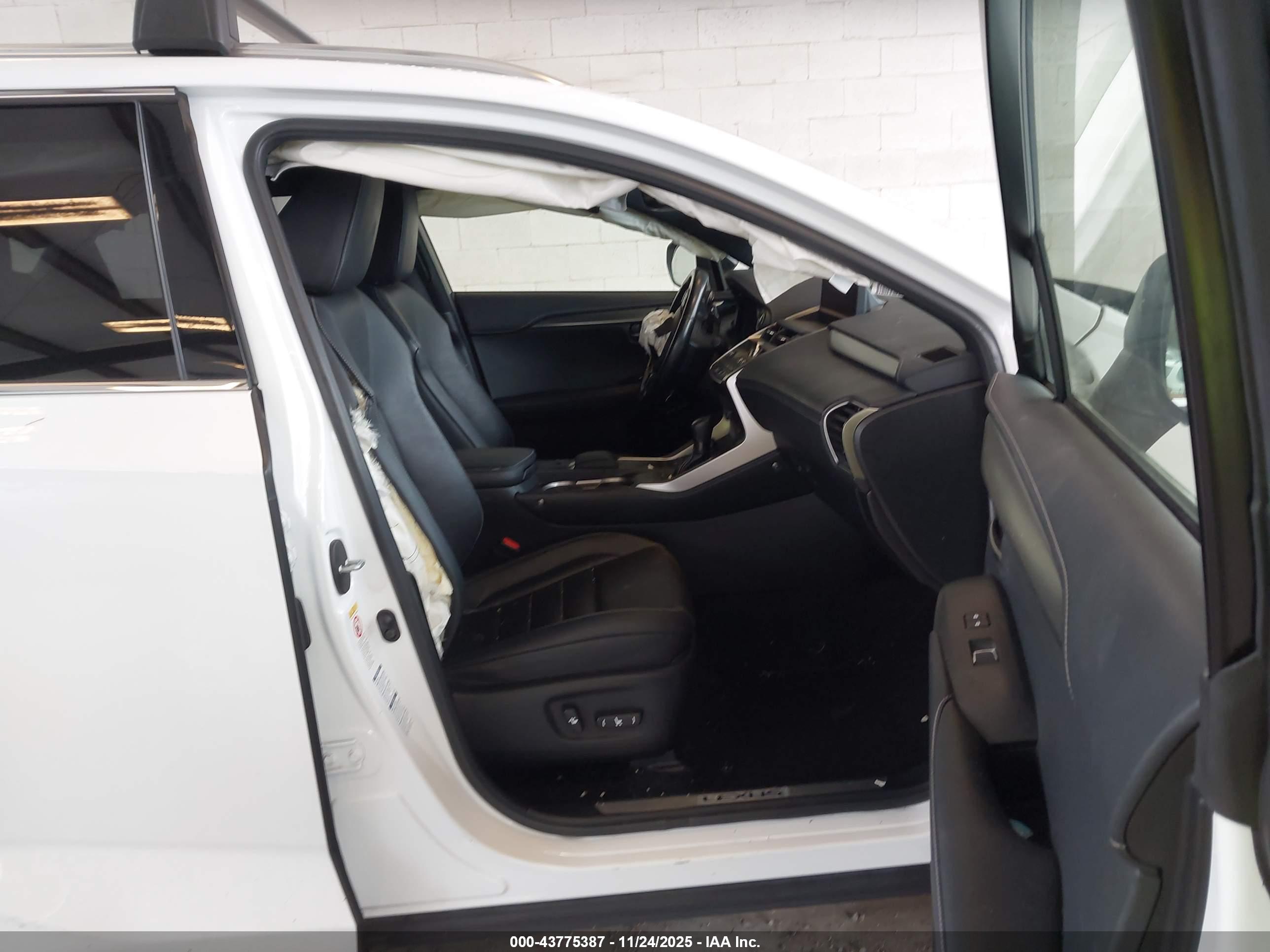LEXUS NX image 5