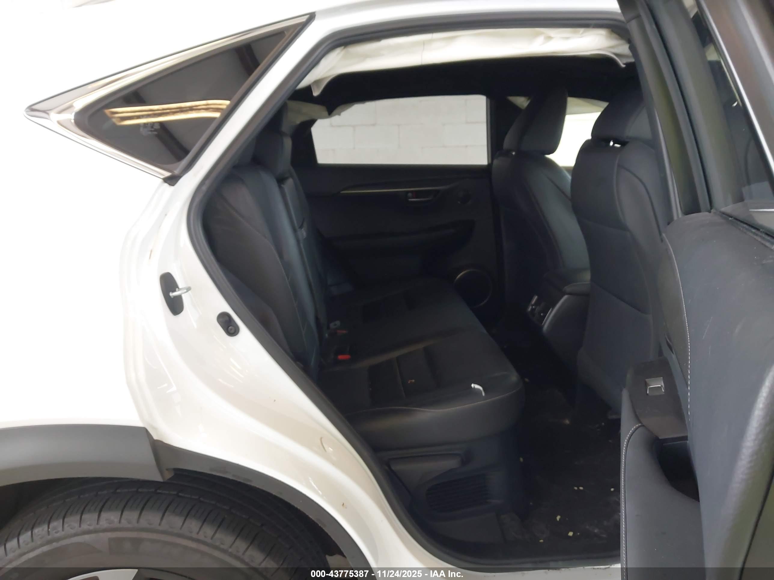 LEXUS NX image 8