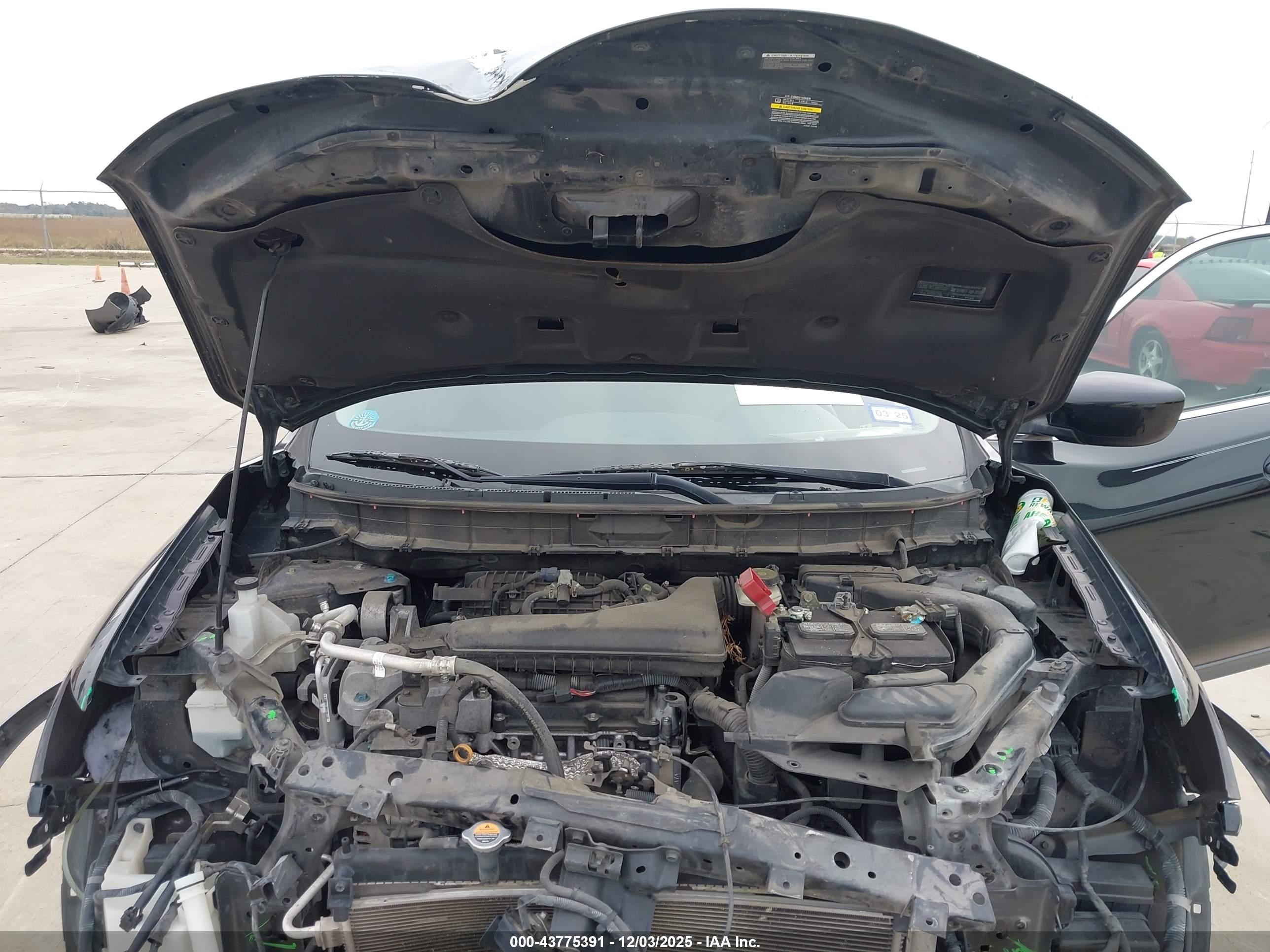 NISSAN ROGUE image 10