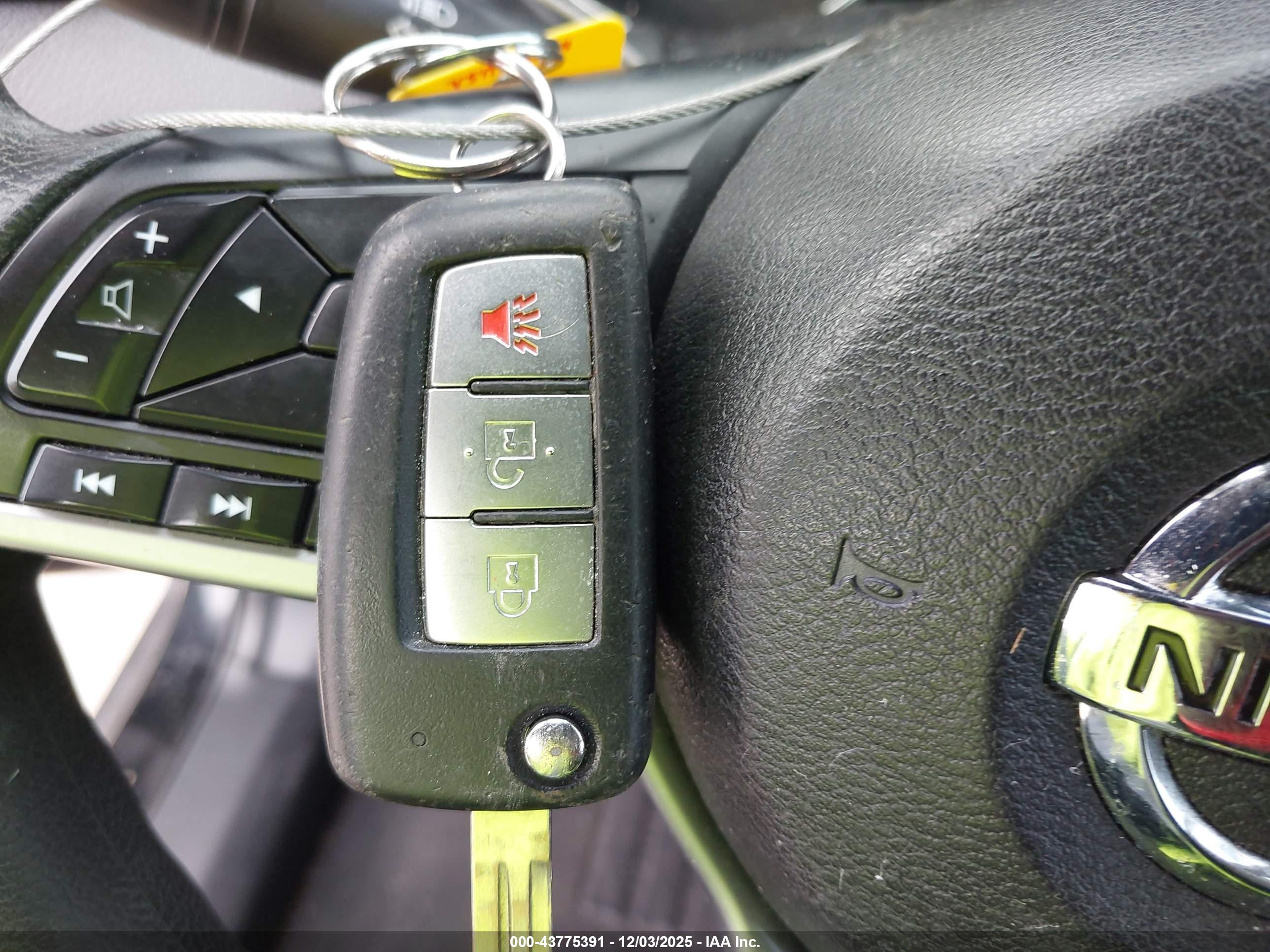 NISSAN ROGUE image 11