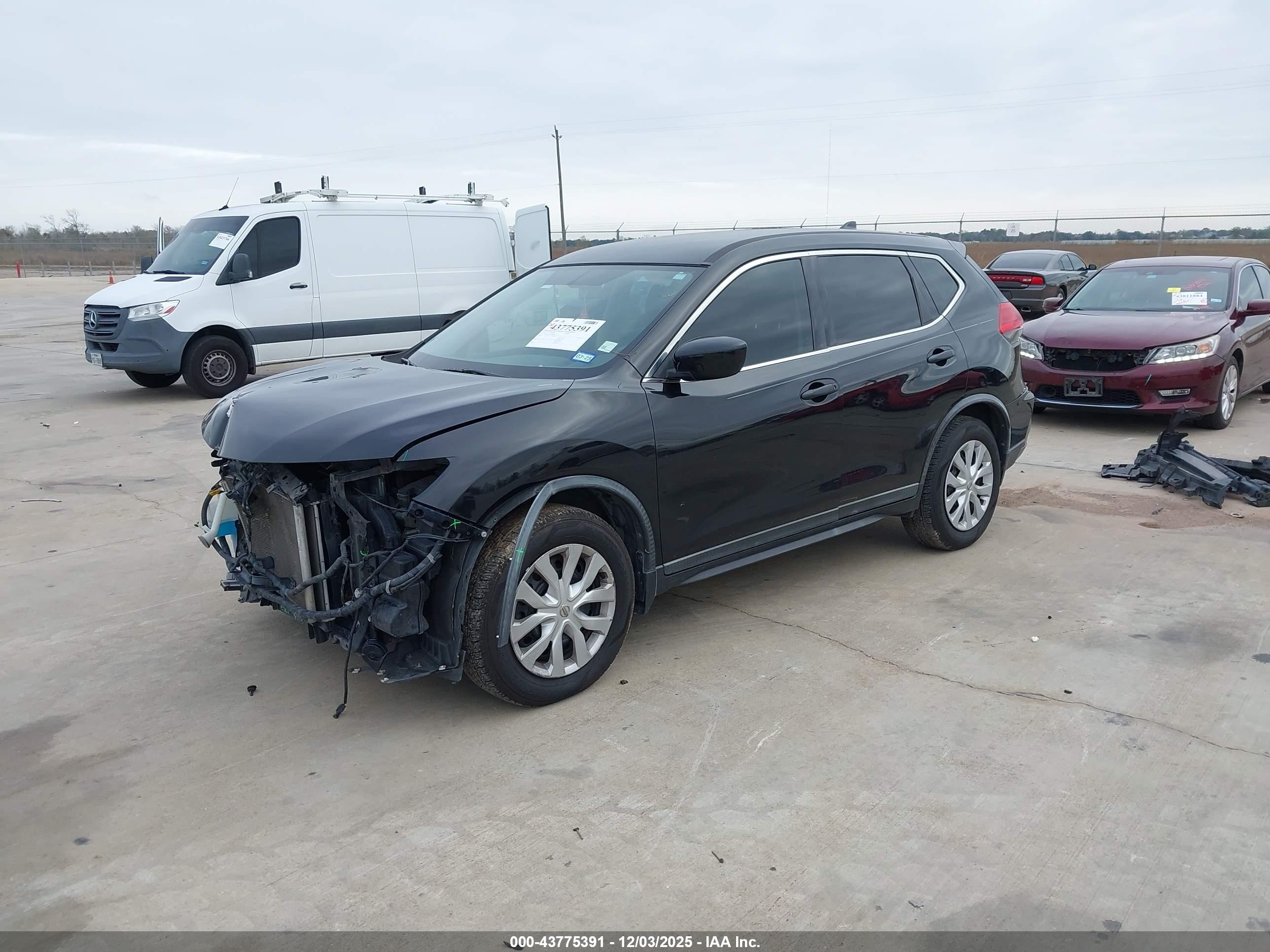 NISSAN ROGUE image 2
