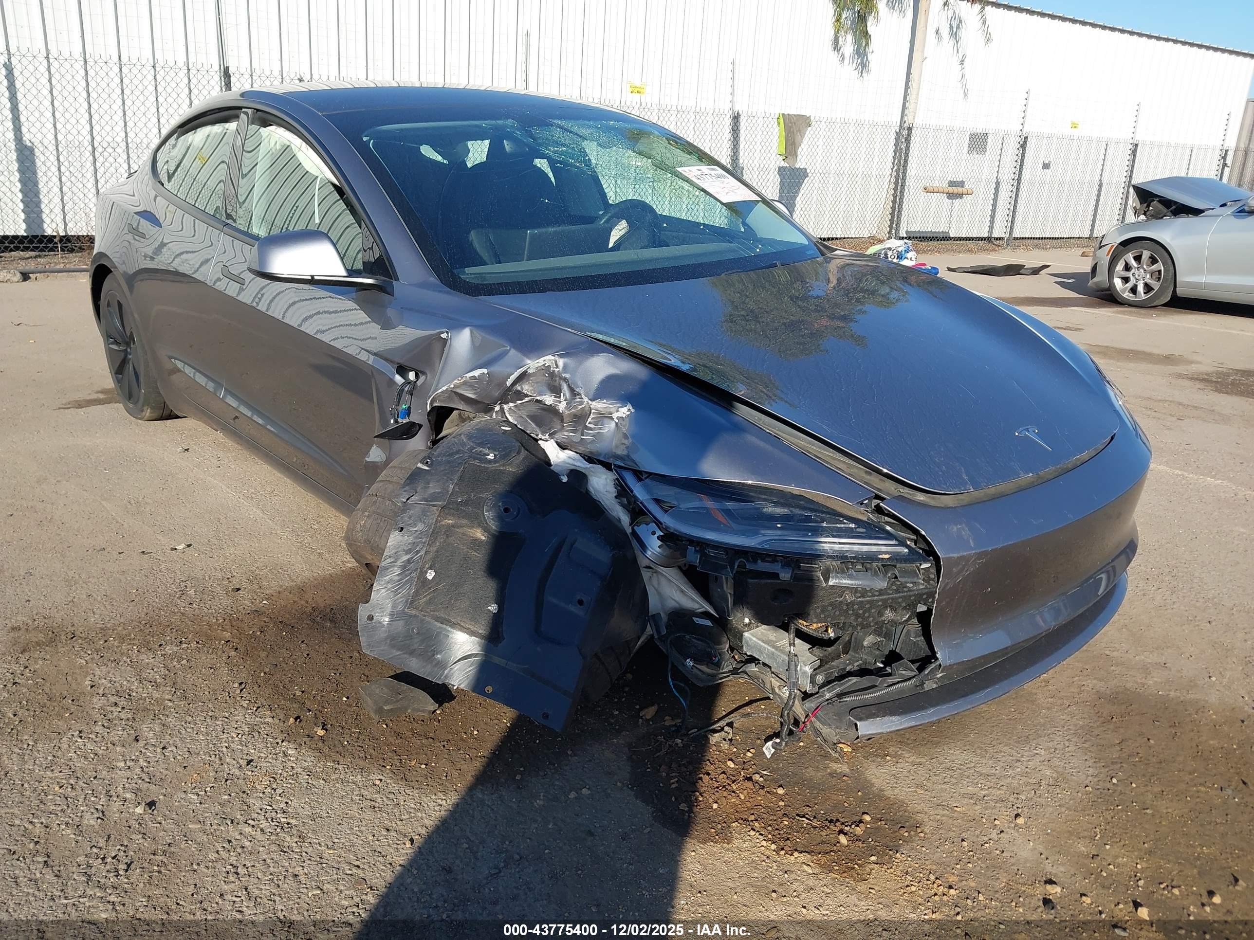 TESLA MODEL image 6