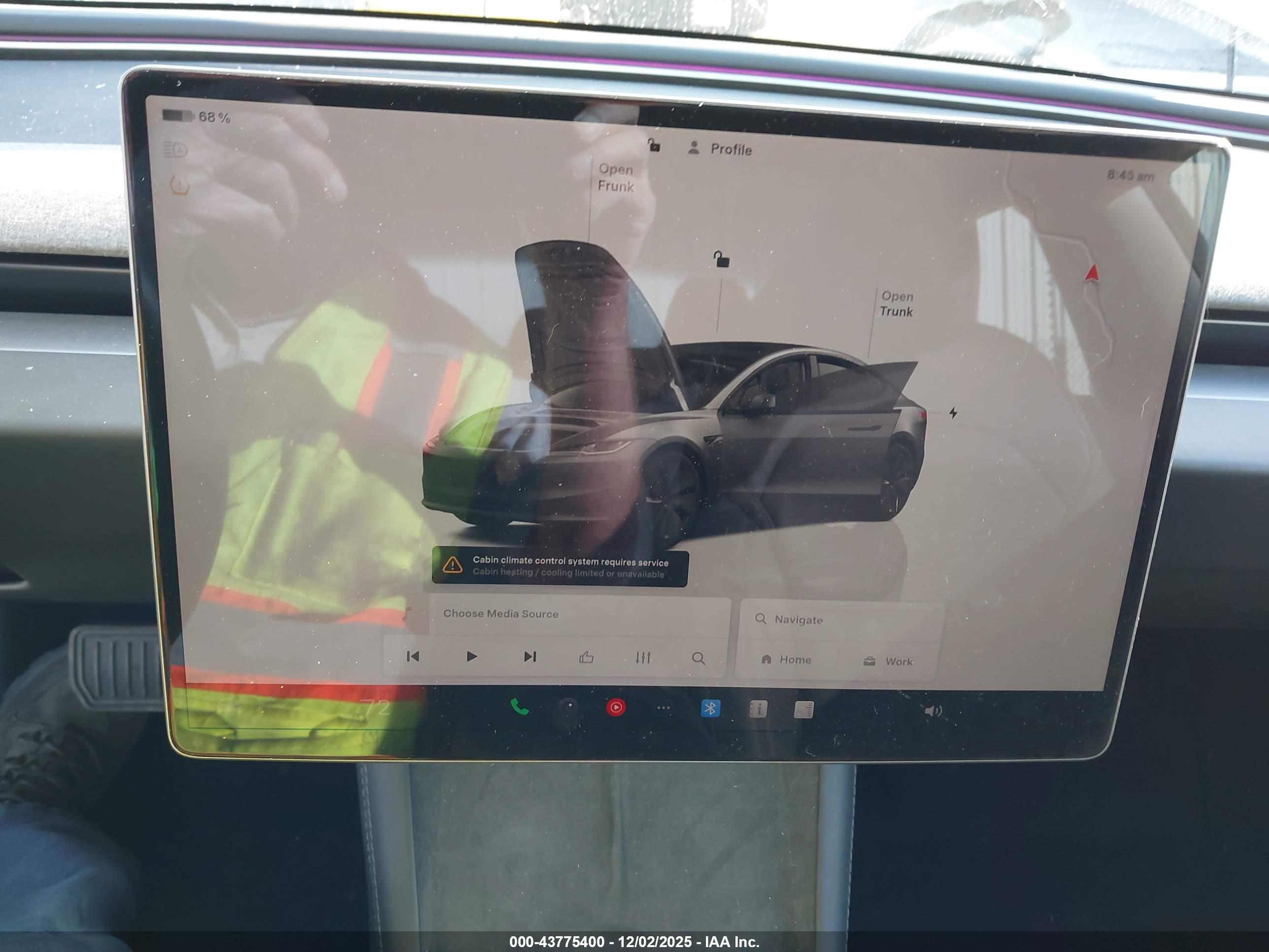 TESLA MODEL image 7