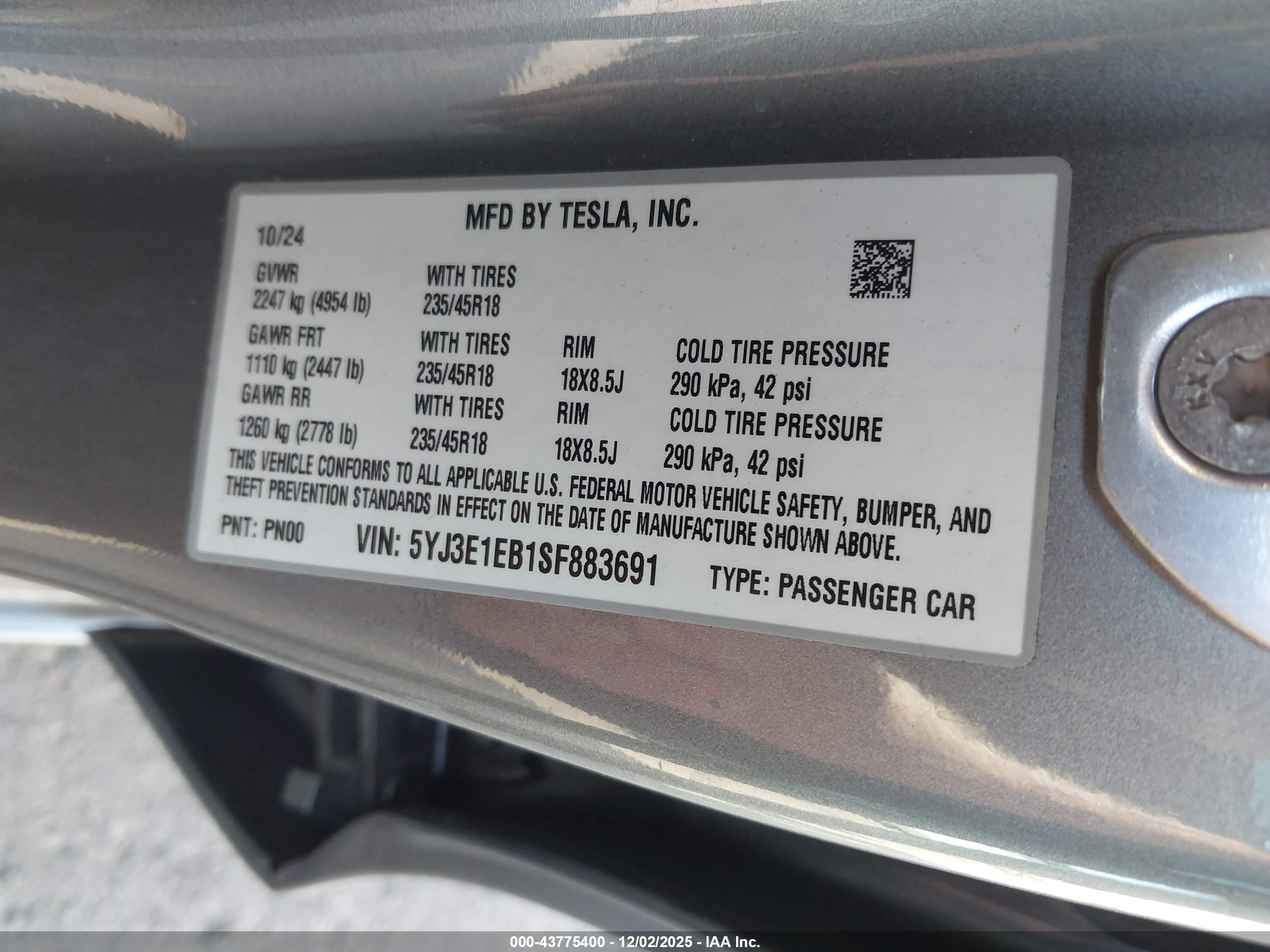 TESLA MODEL image 9