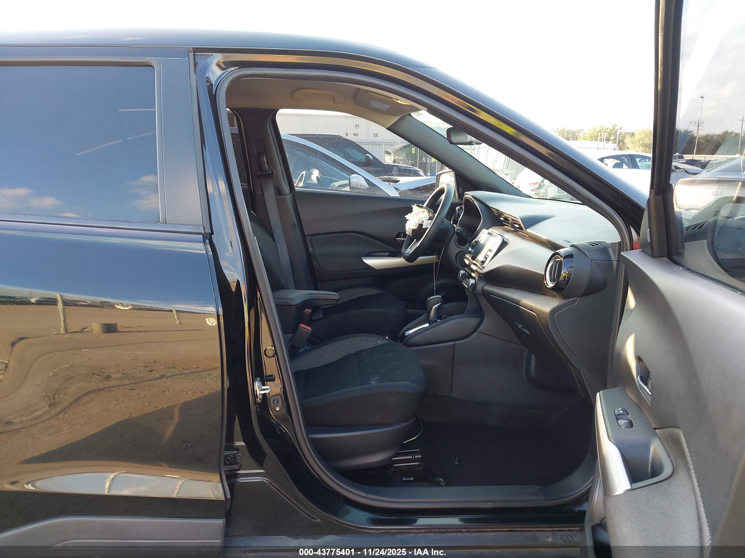 NISSAN KICKS image 5