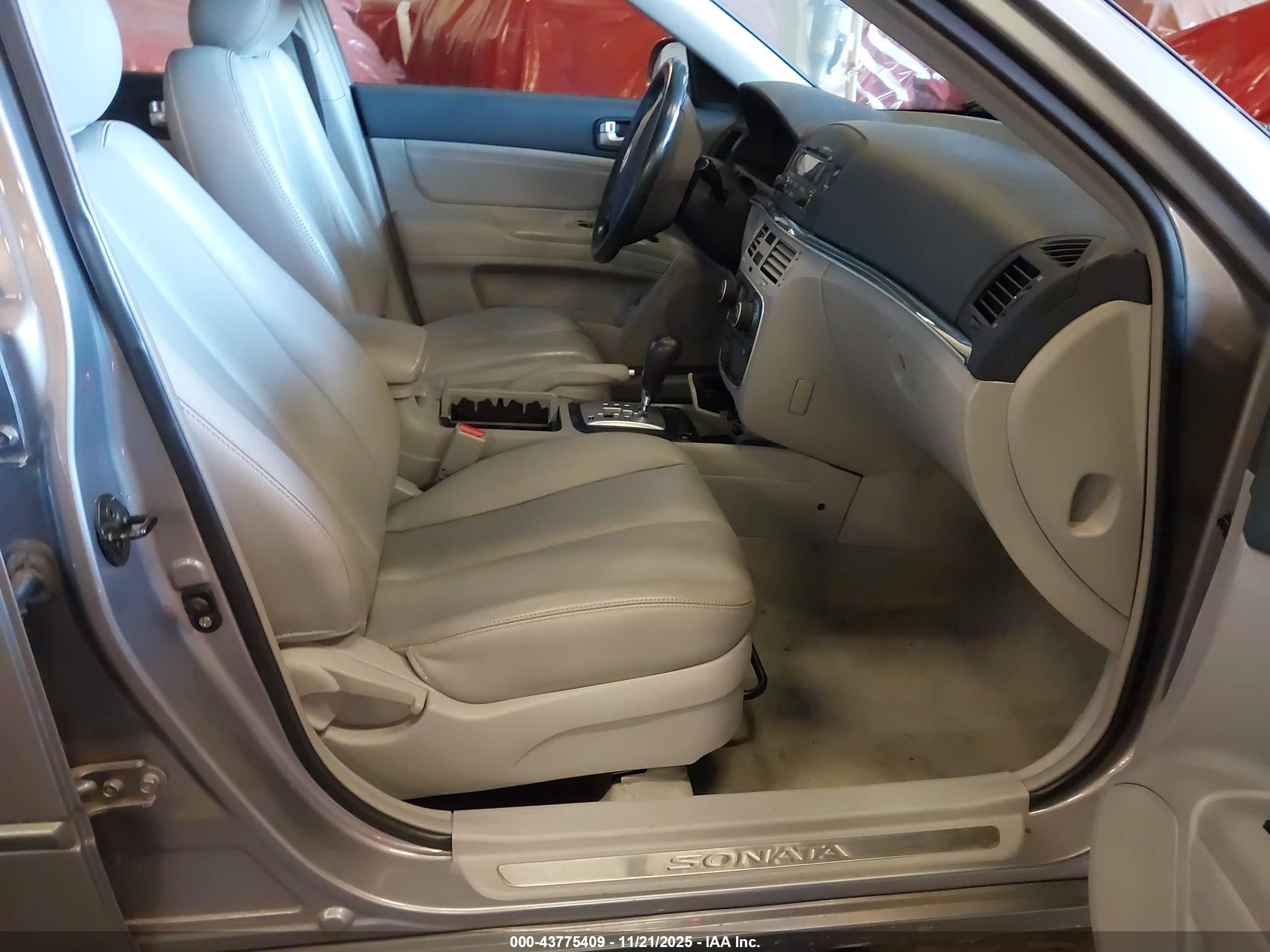 HYUNDAI SONATA image 5