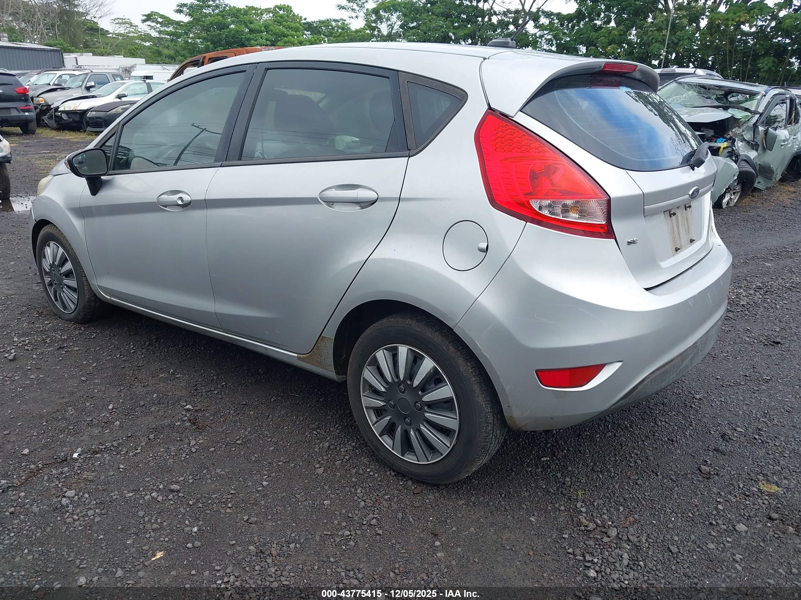 FORD FIESTA image 3