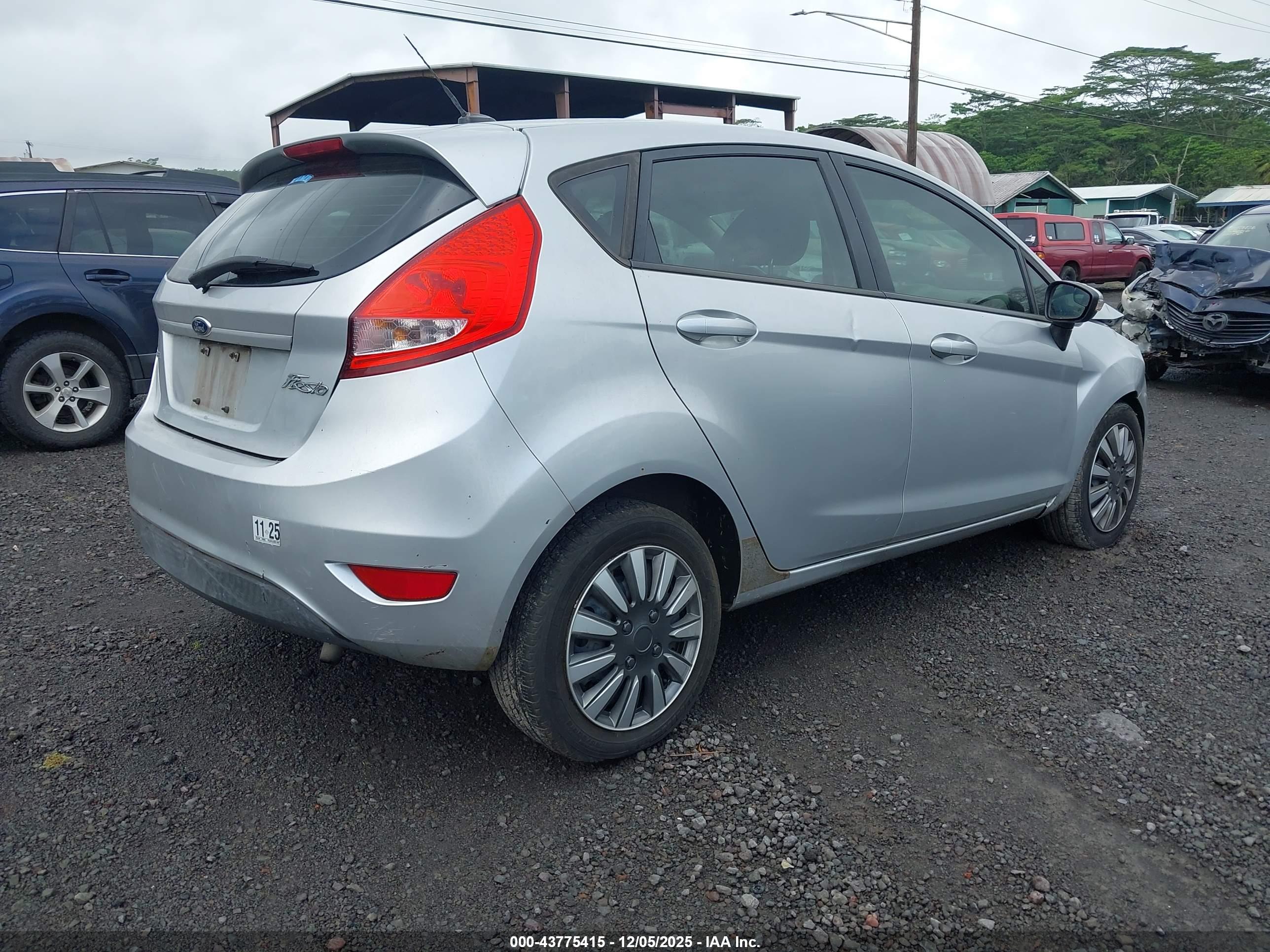 FORD FIESTA image 4