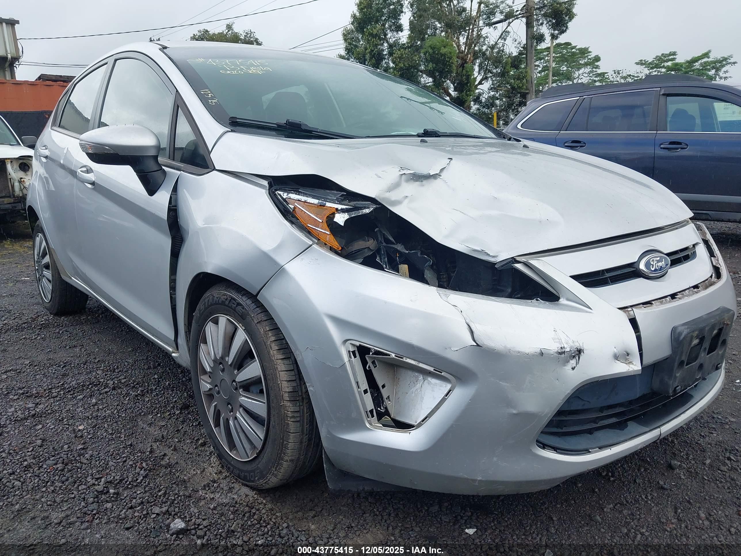 FORD FIESTA image 6