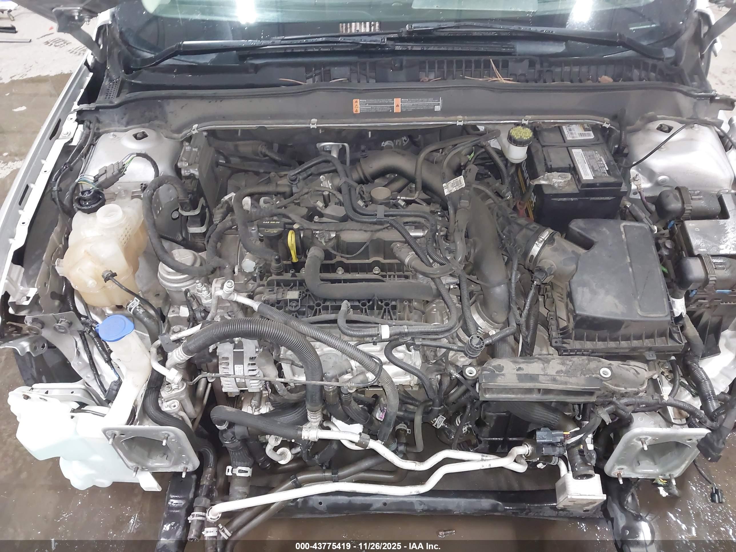 FORD FUSION image 10