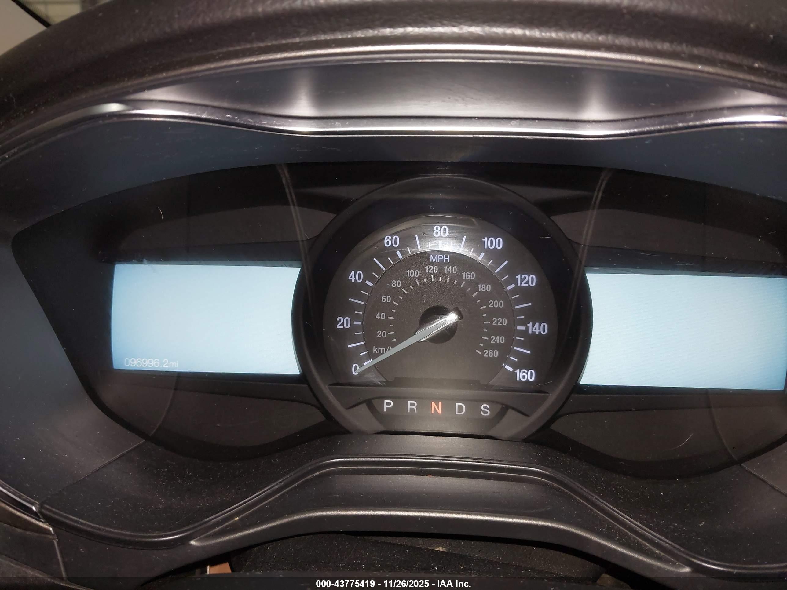 FORD FUSION image 7