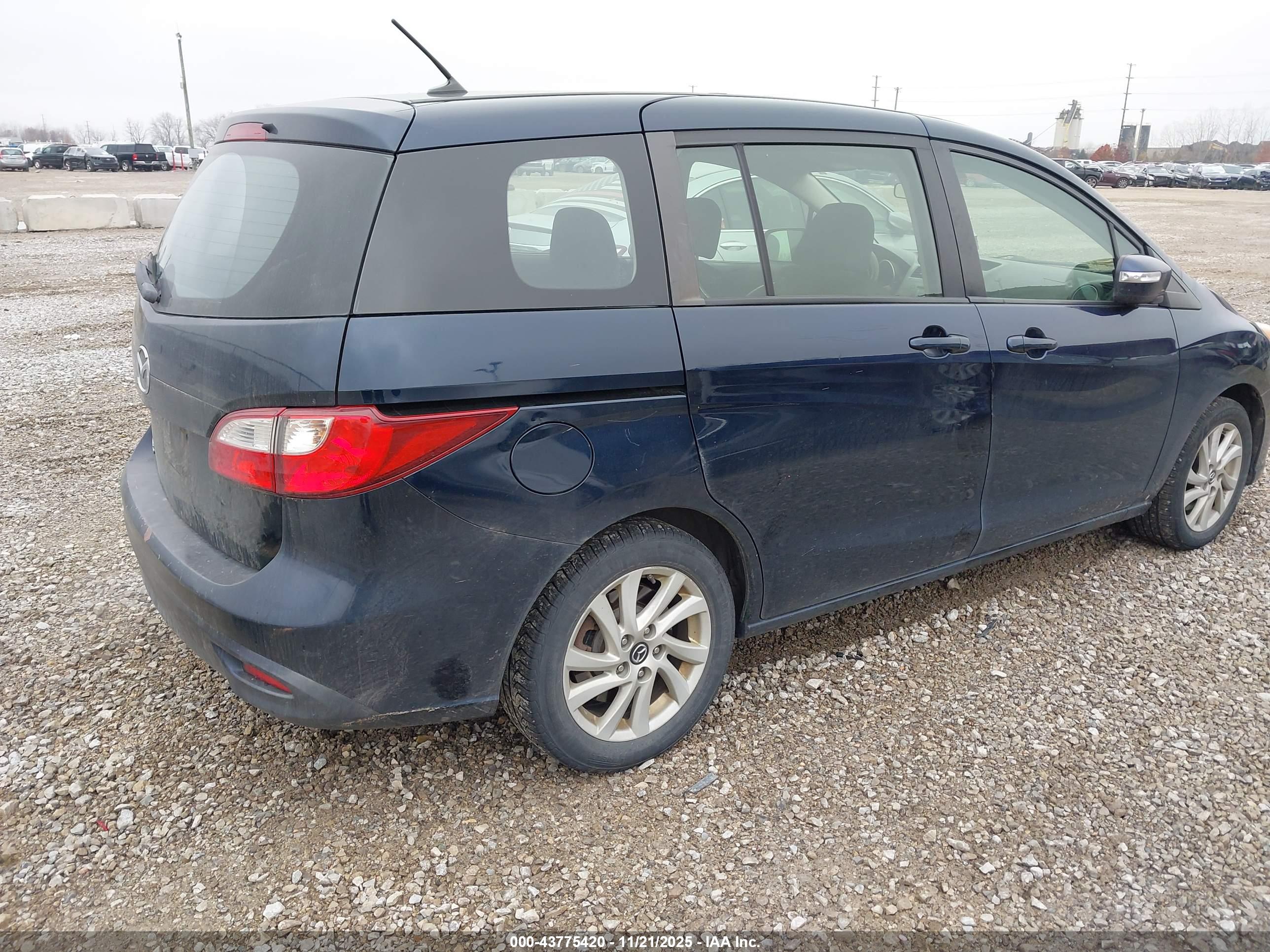 MAZDA MAZDA5 image 4