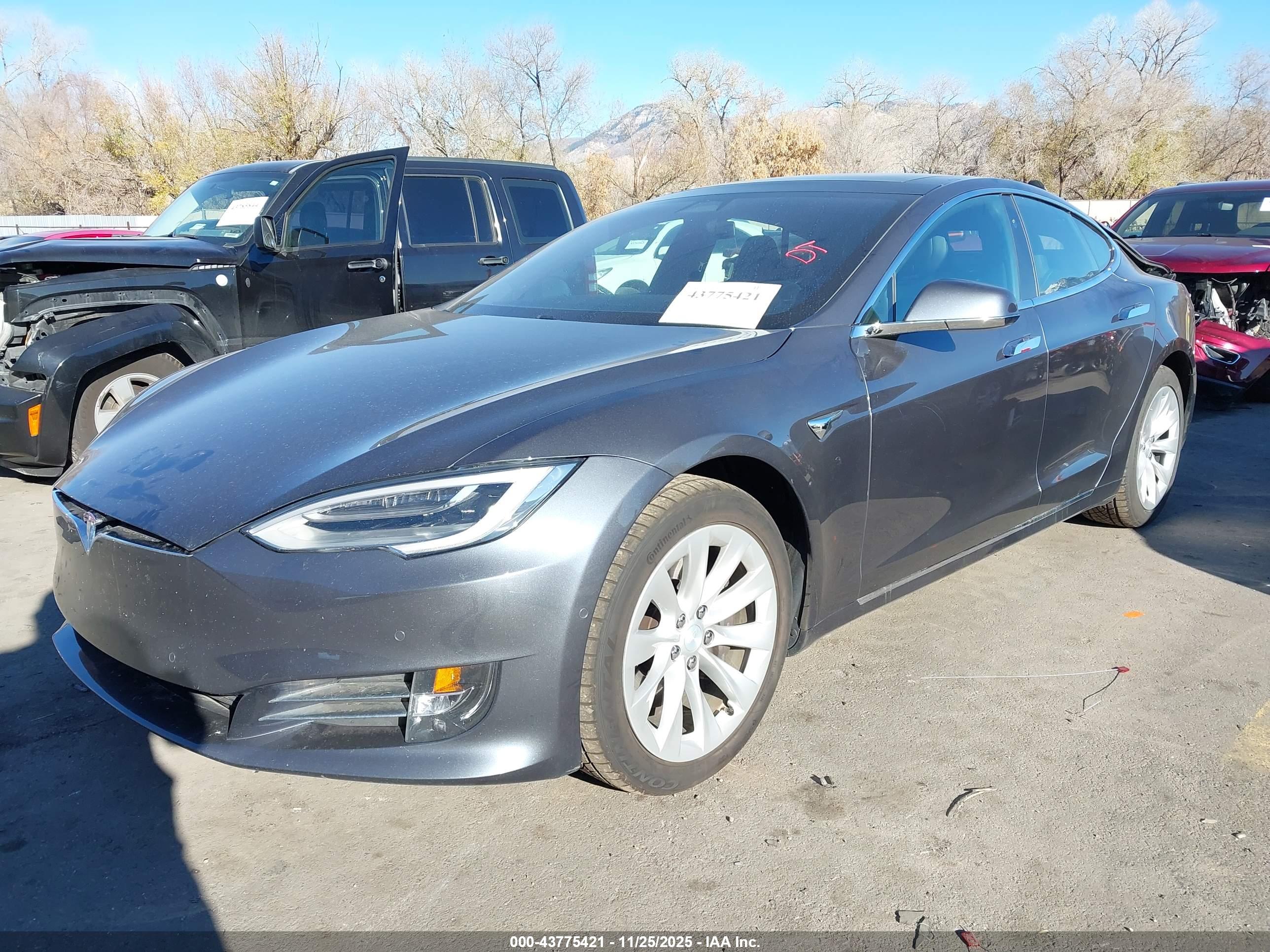 TESLA MODEL image 2