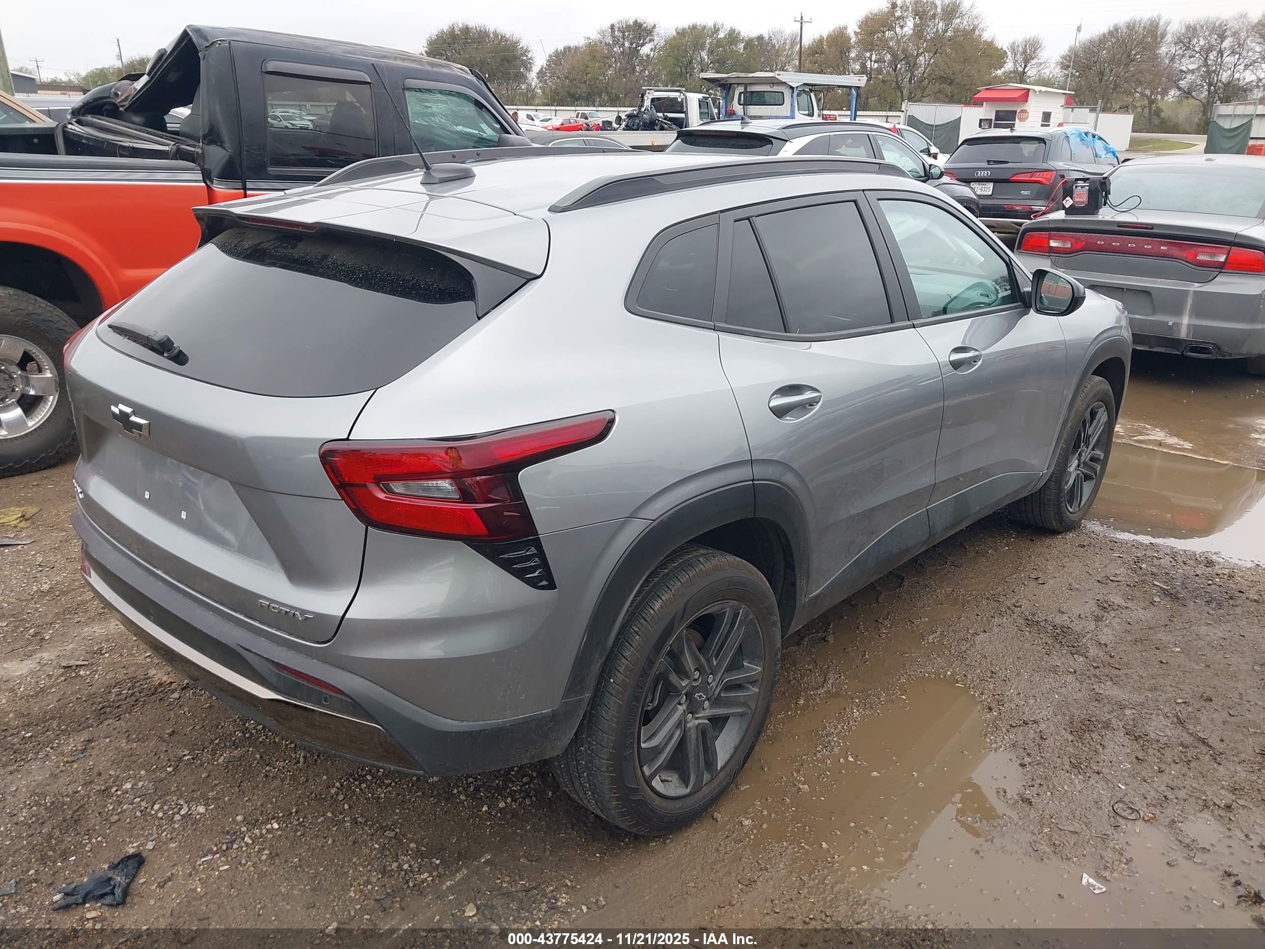 CHEVROLET TRAX image 4