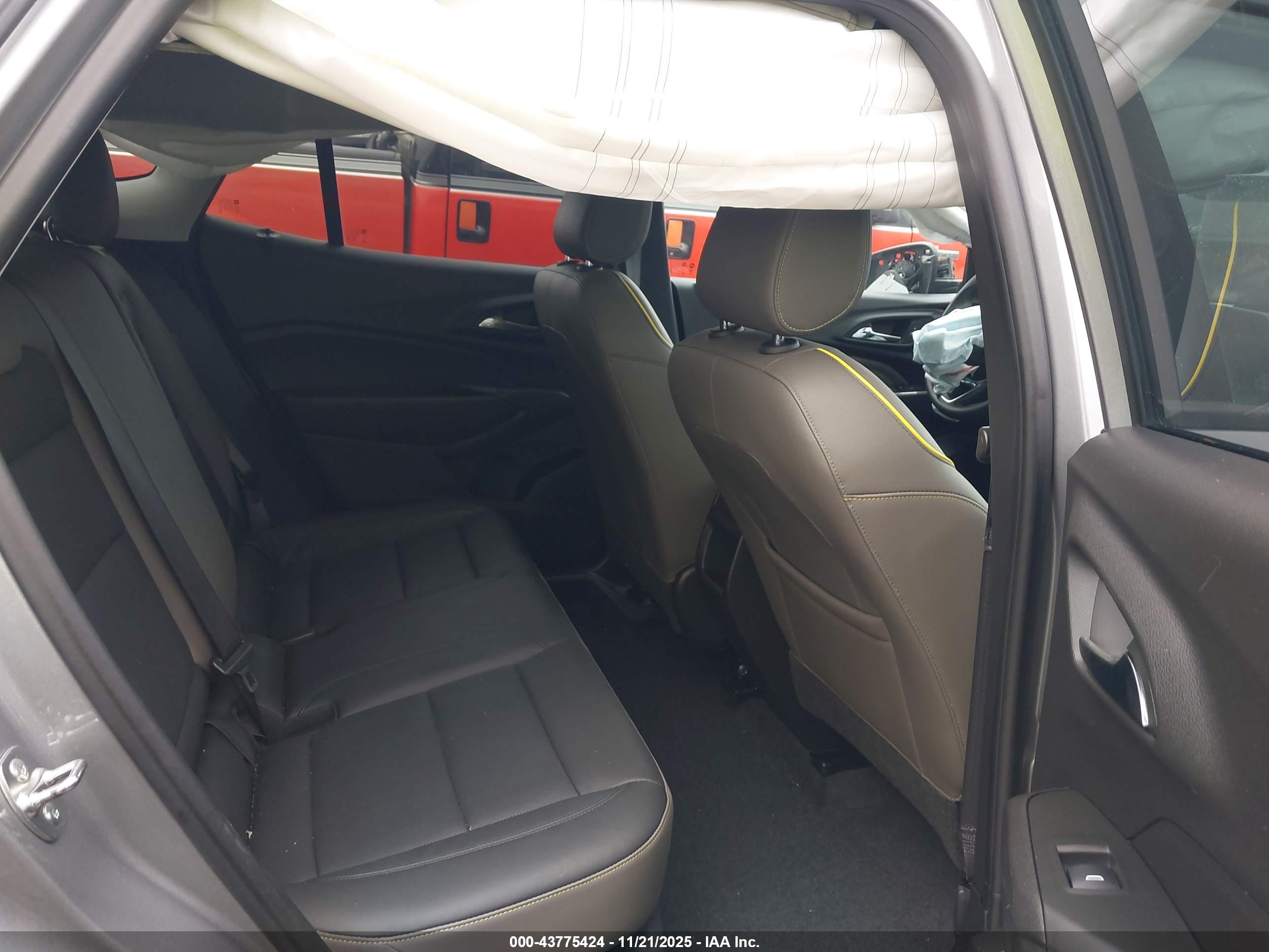 CHEVROLET TRAX image 8