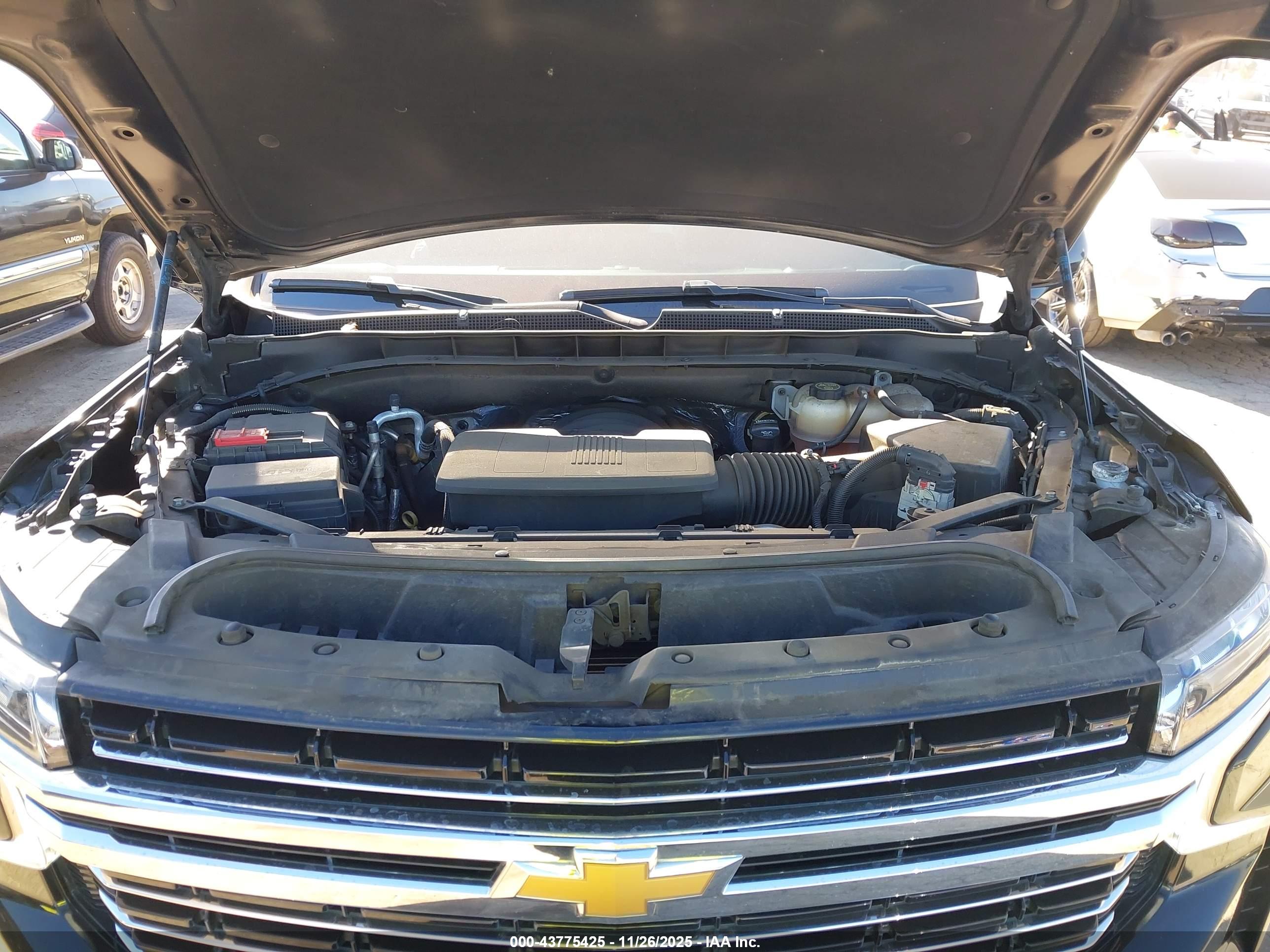 CHEVROLET SUBURBAN image 10