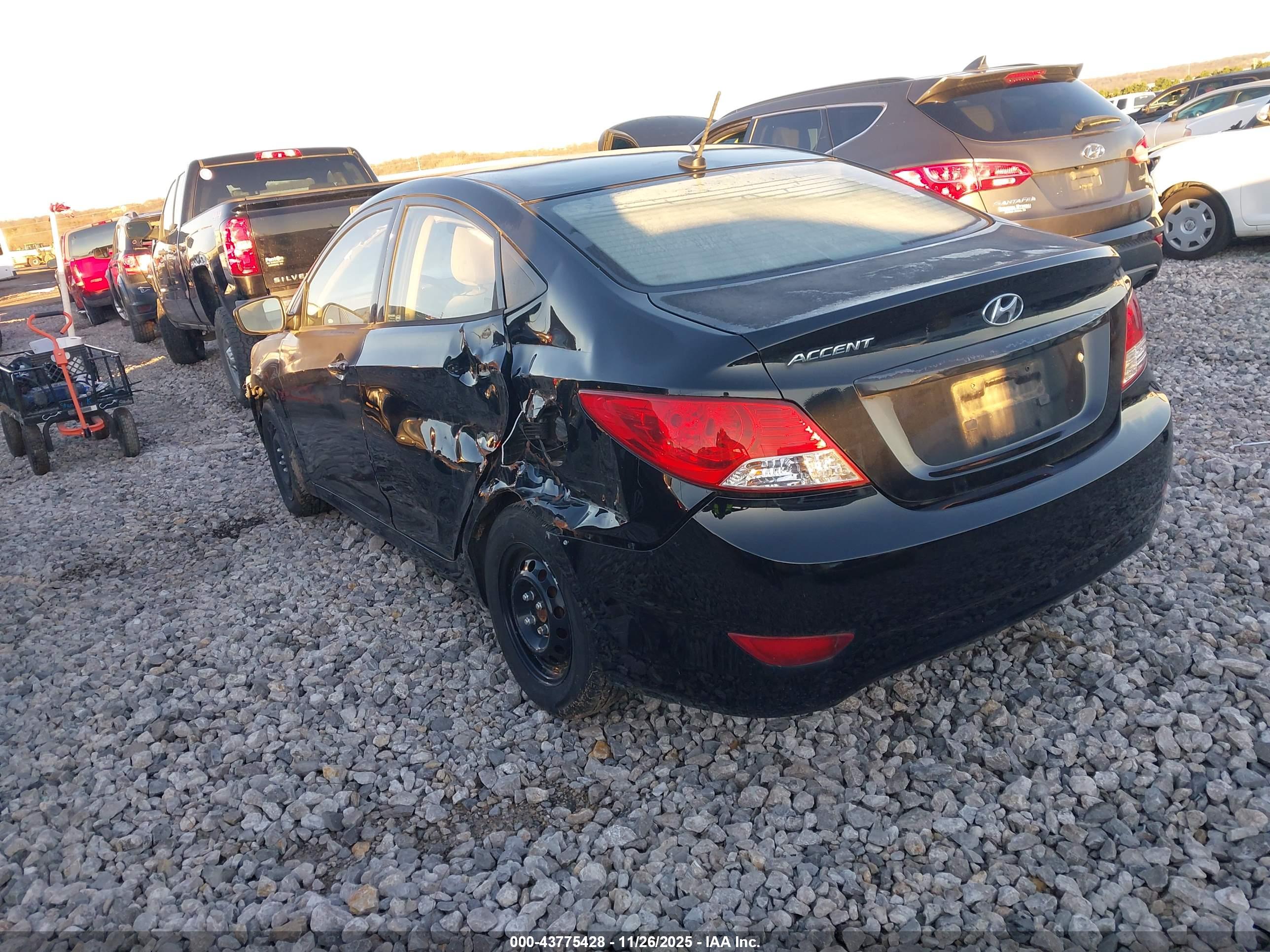 HYUNDAI ACCENT image 3