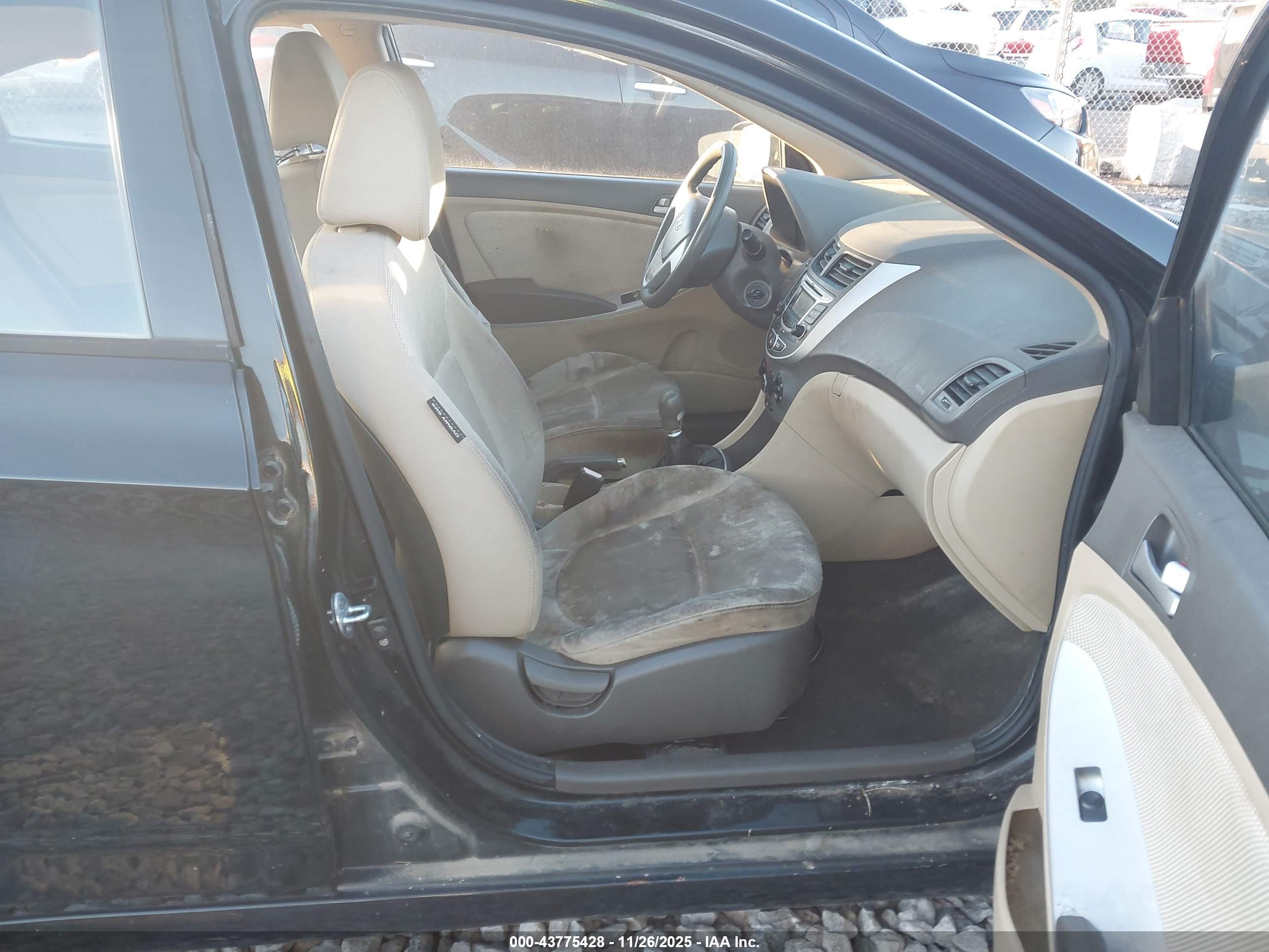 HYUNDAI ACCENT image 5