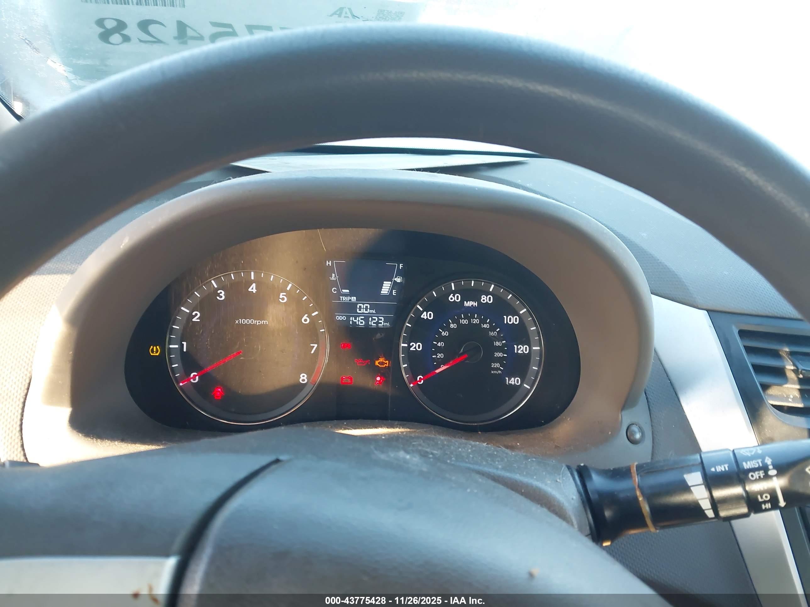 HYUNDAI ACCENT image 7