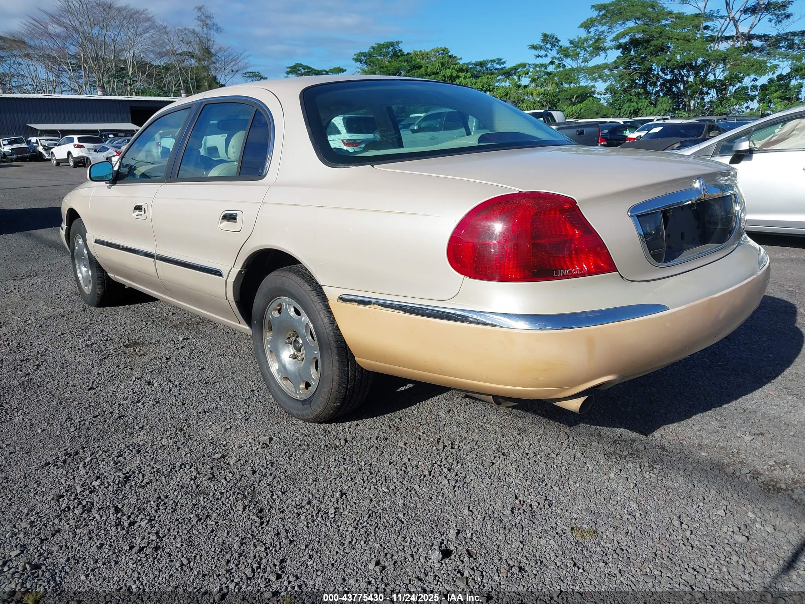 LINCOLN CONTINENTAL image 3