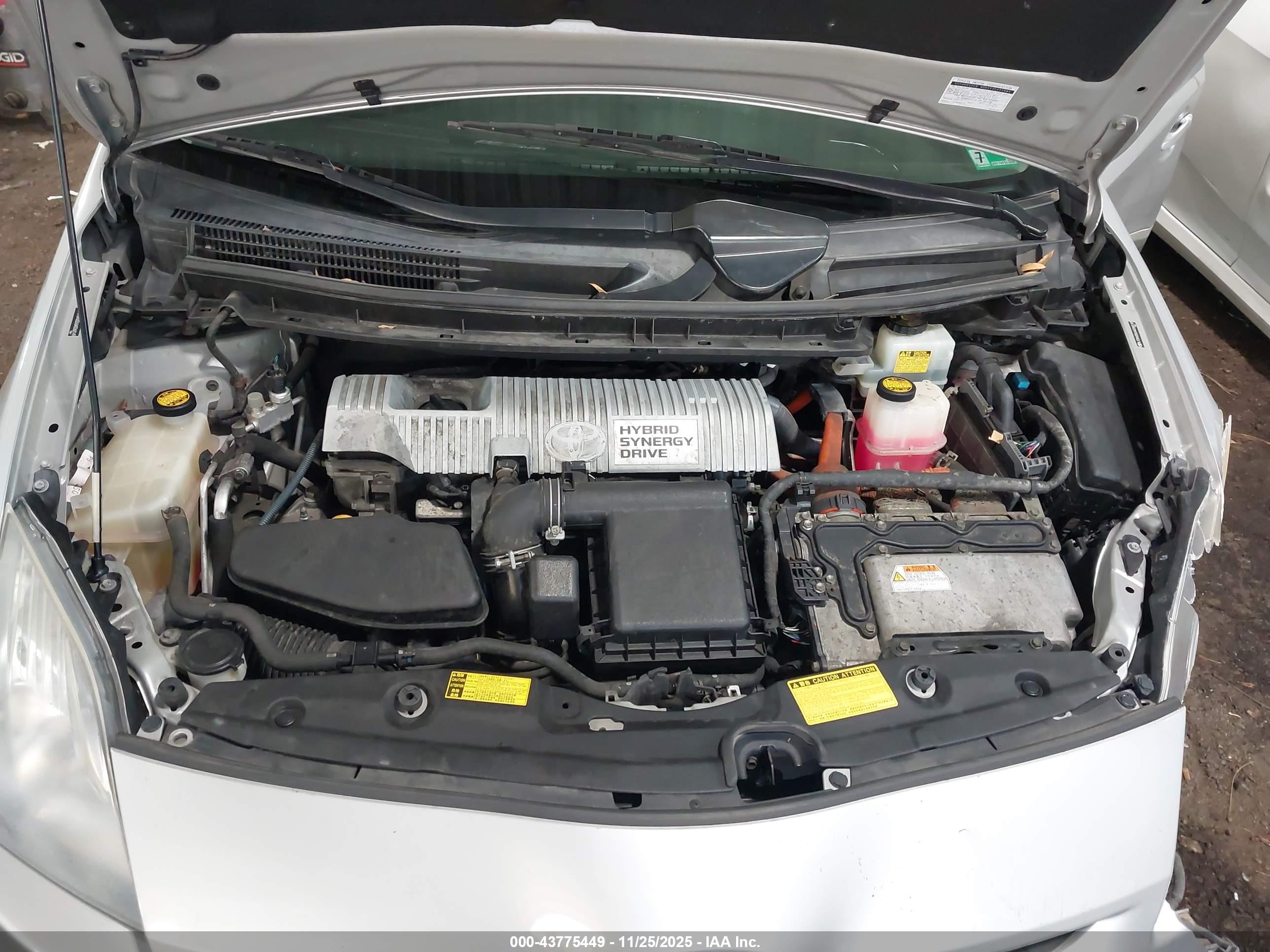 TOYOTA PRIUS image 10