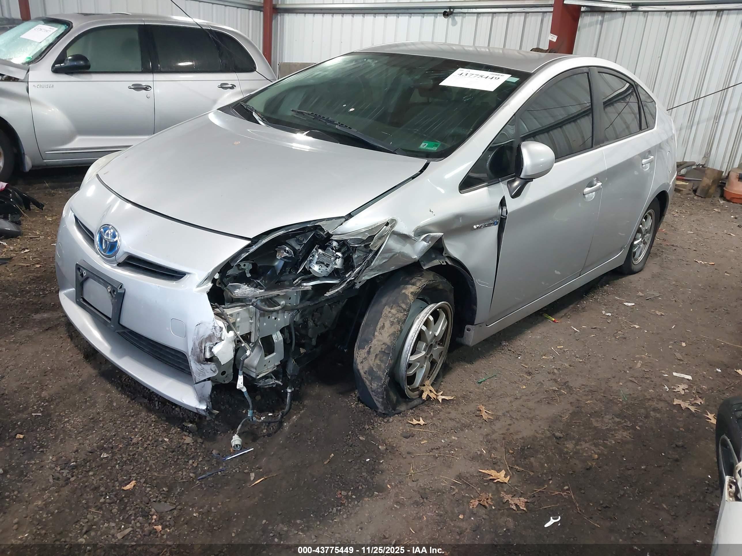 TOYOTA PRIUS image 2